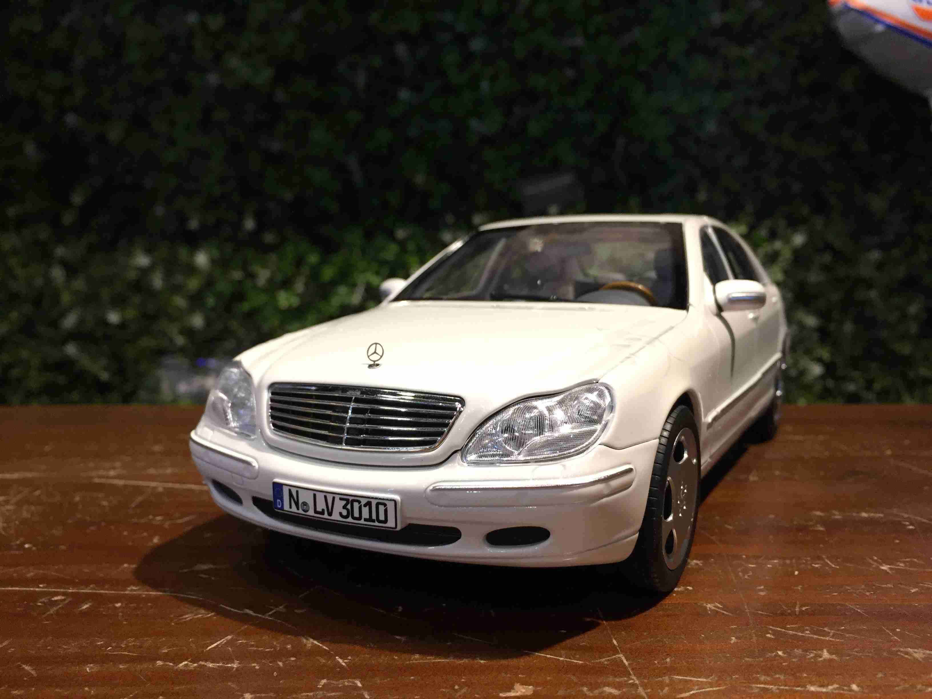 1/18 Norev Mercedes-Benz S600 (W220) 1998 White 183813【MGM】