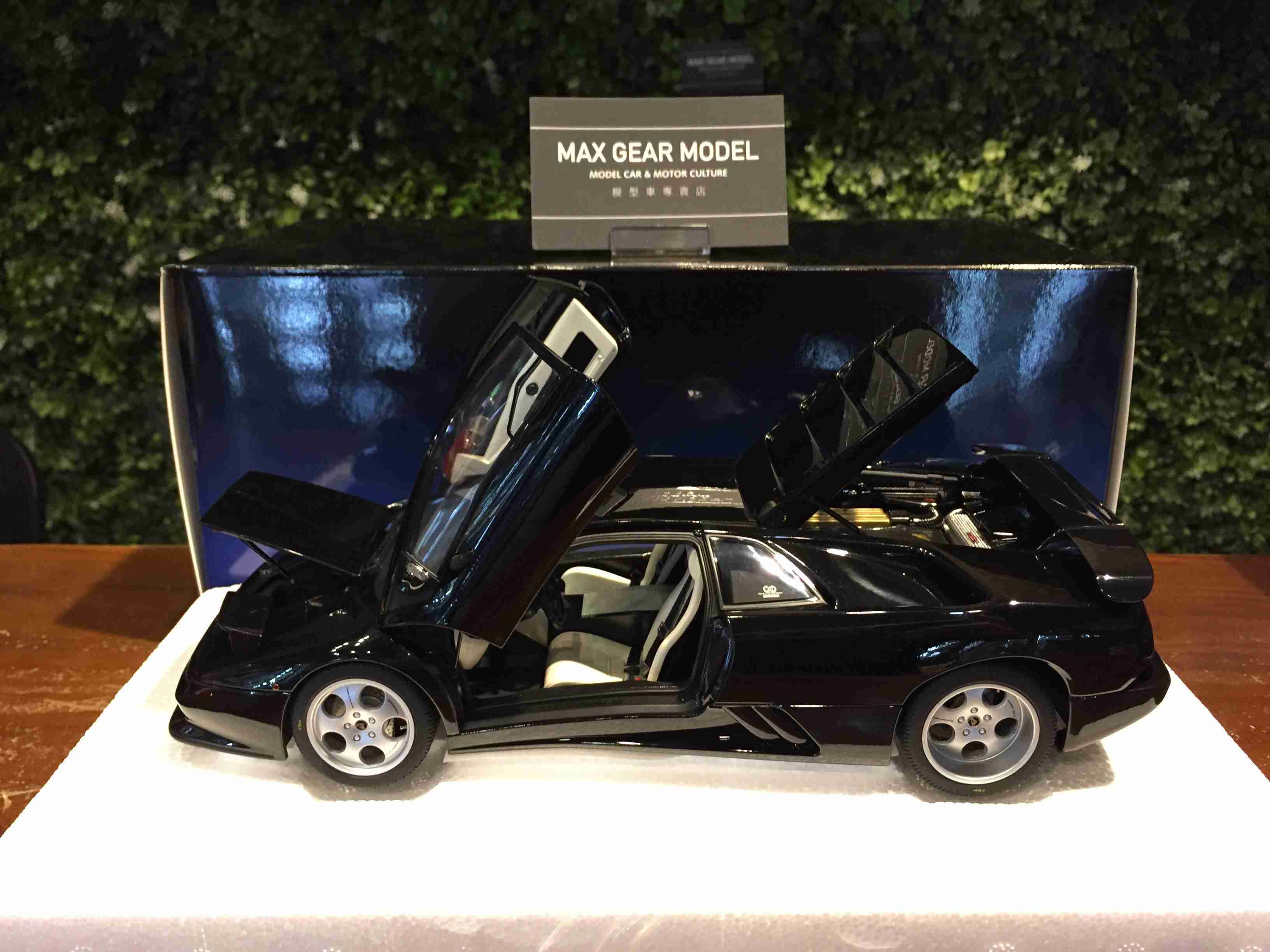 1/18 AUTOart Lamborghini Diablo SE30 Black 79159【MGM】