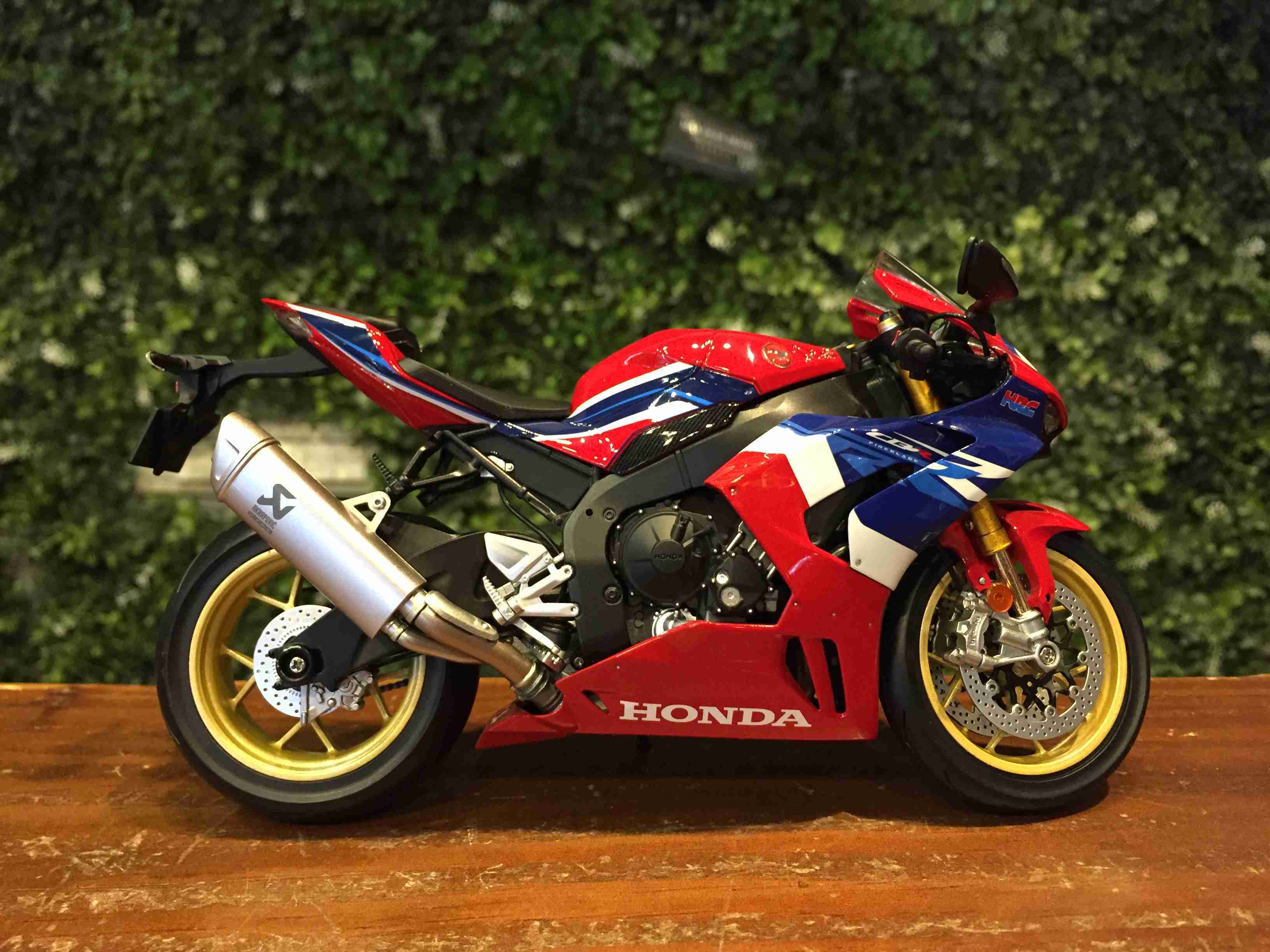 1/12 LCD Models Honda CBR1000RR-R Fireblade SP LCDM02RE【MGM】