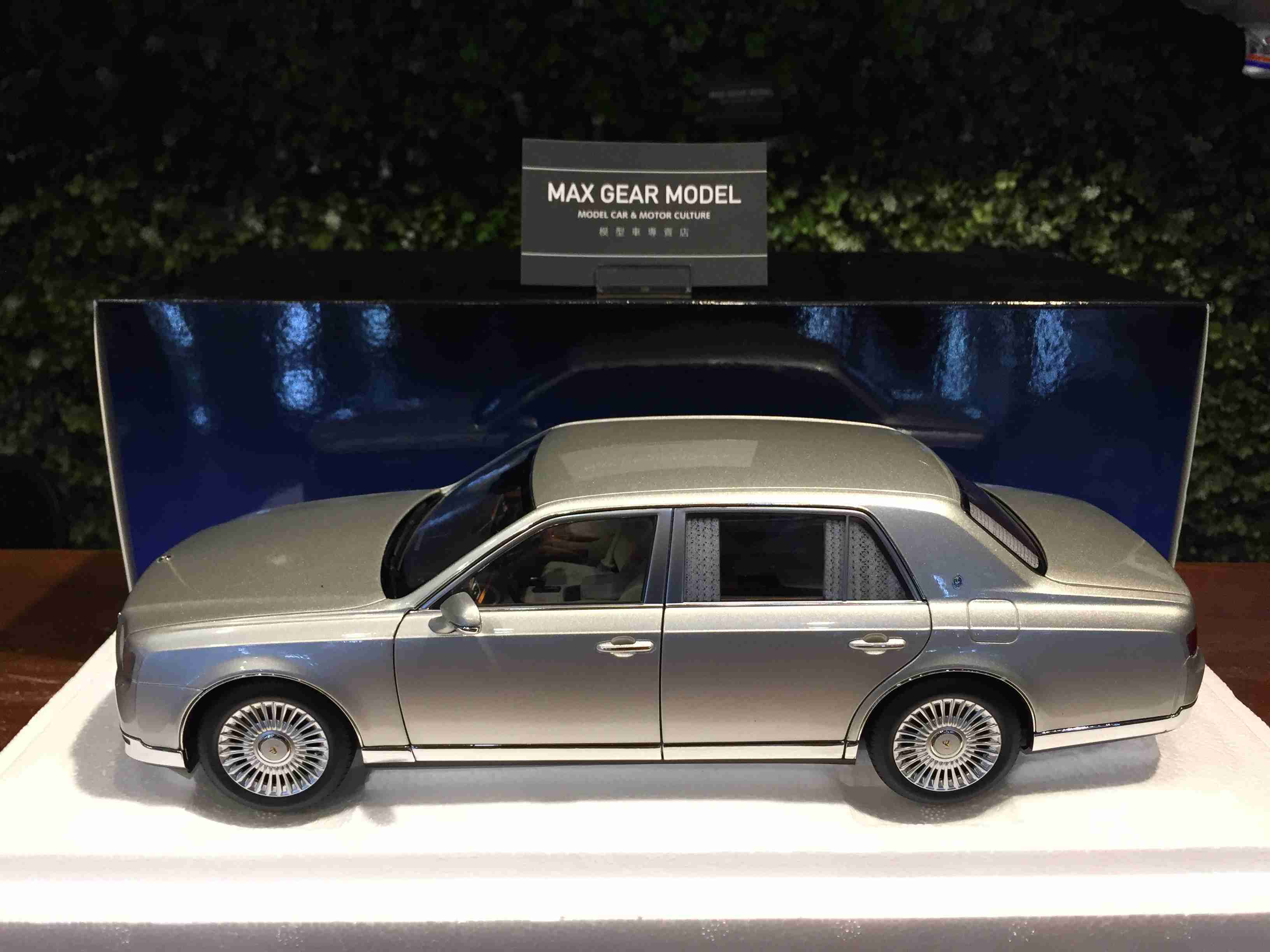 1/18 AUTOart Toyota Century Silver 78770【MGM】