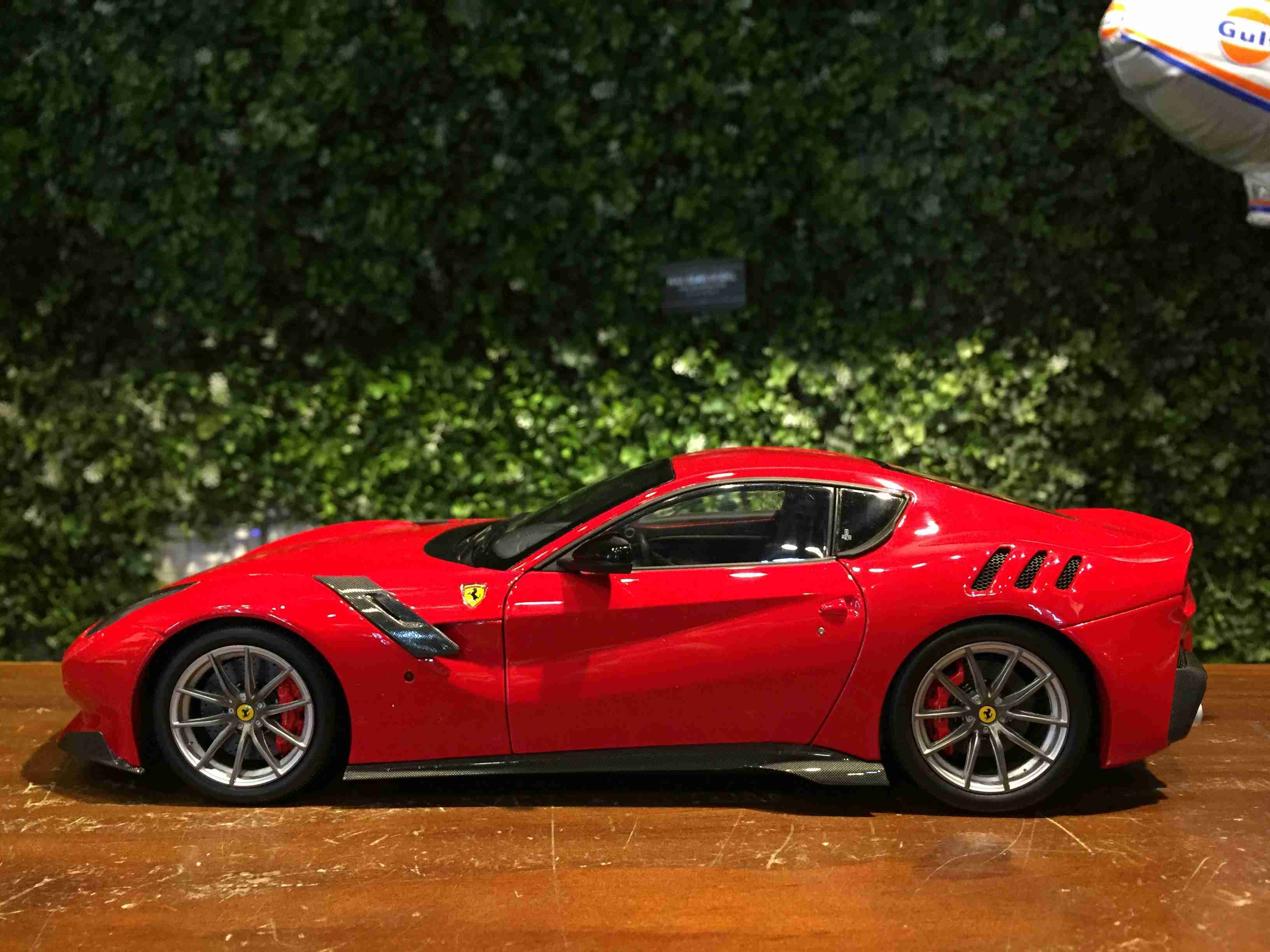 1/18 BBR Ferrari F12 TDF Rosso Corsa 322 BBR182101【MGM】