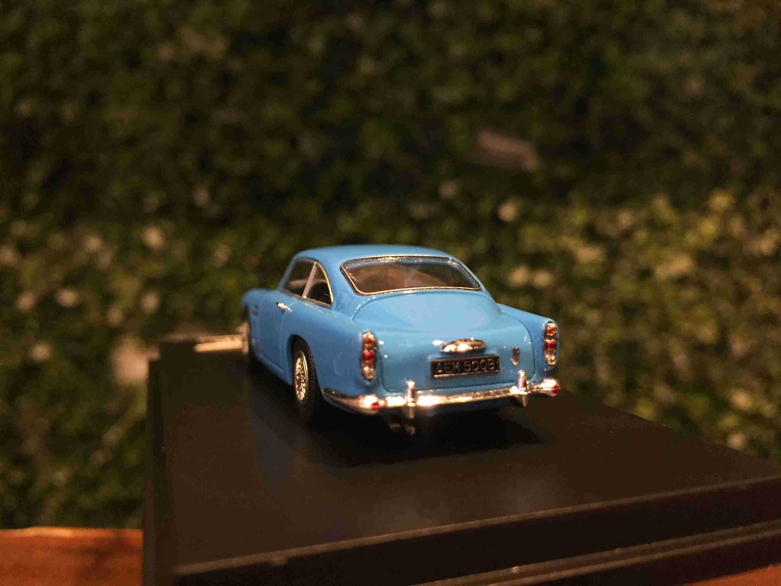 1/64 DCM Aston Martin DB5 60th Blue【MGM】