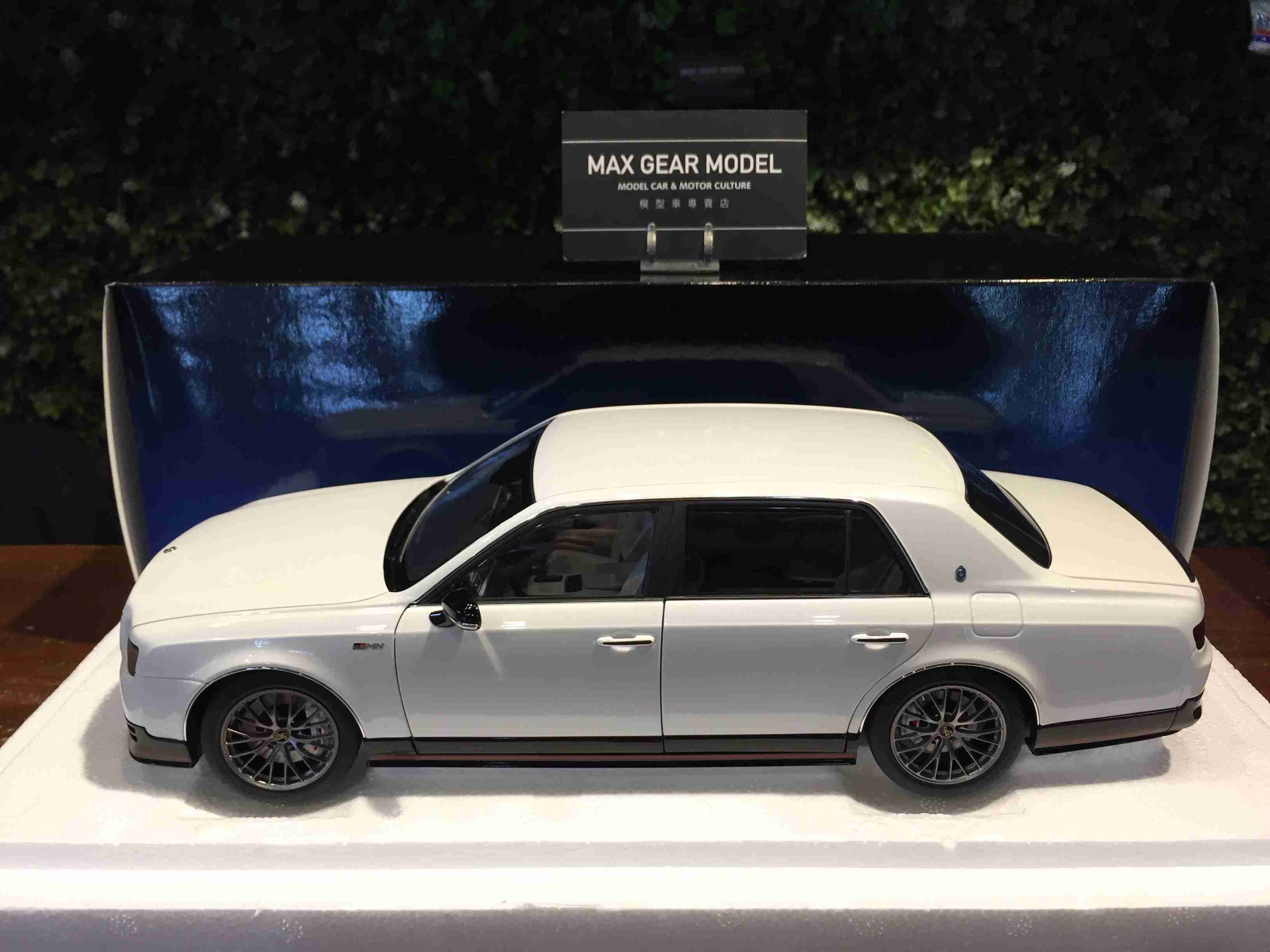 1/18 AUTOart Toyota Century GRMN White 78764【MGM】