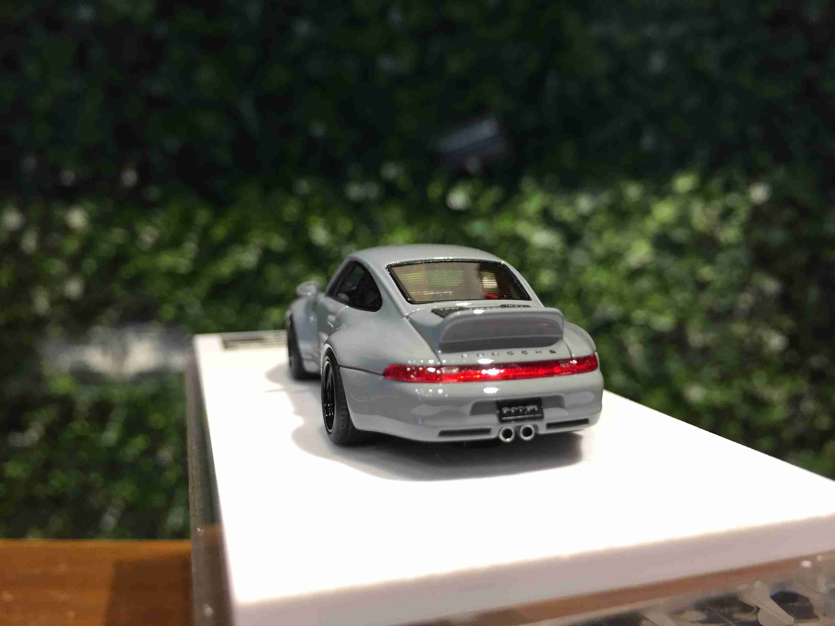 1/64 FuelMe Gunther Werks 400R Porsche 993 FM64005PGI【MGM】