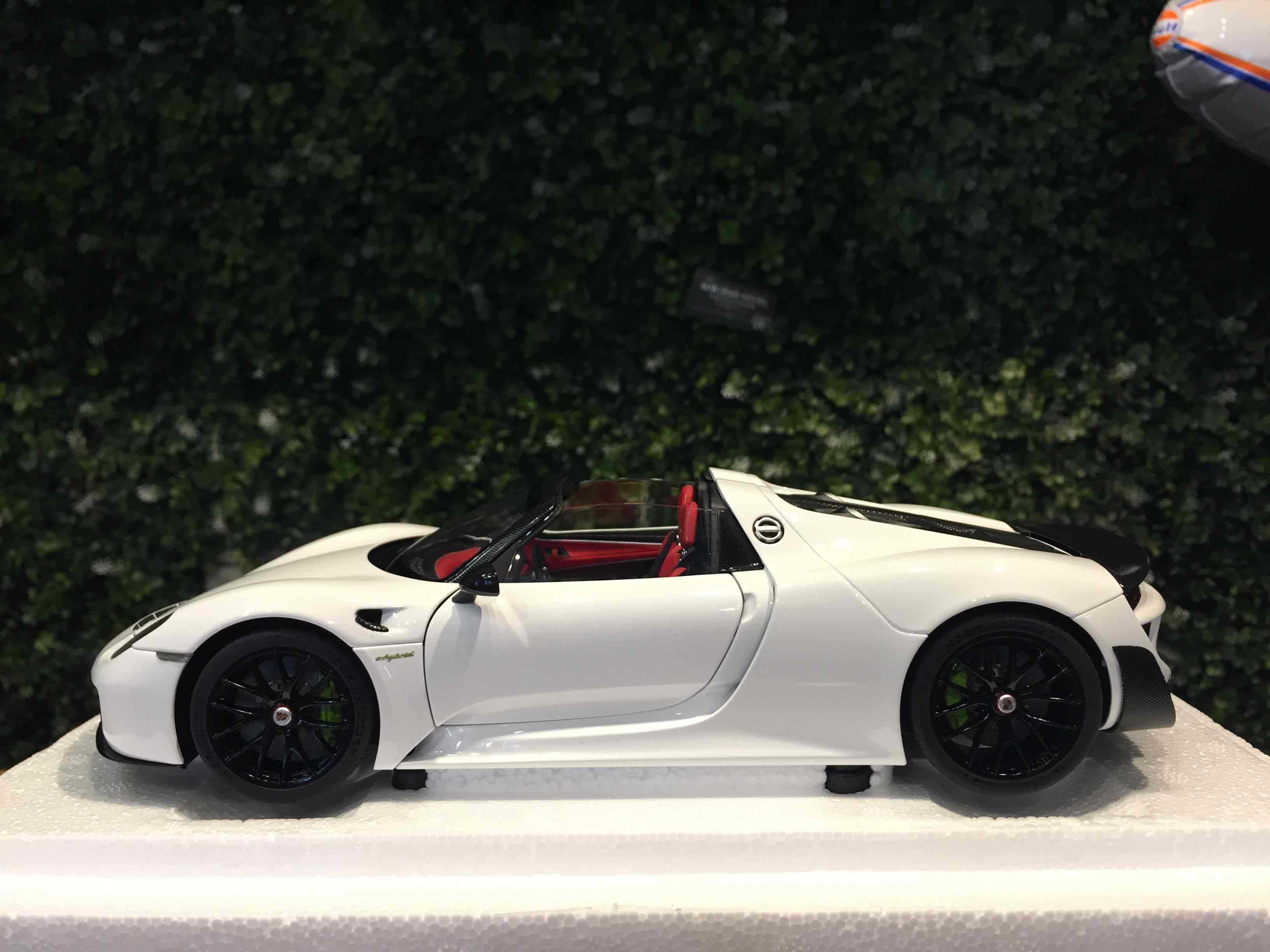 1/18 AUTOart Porsche 918 Spyder Weissach Package 77920【MGM】