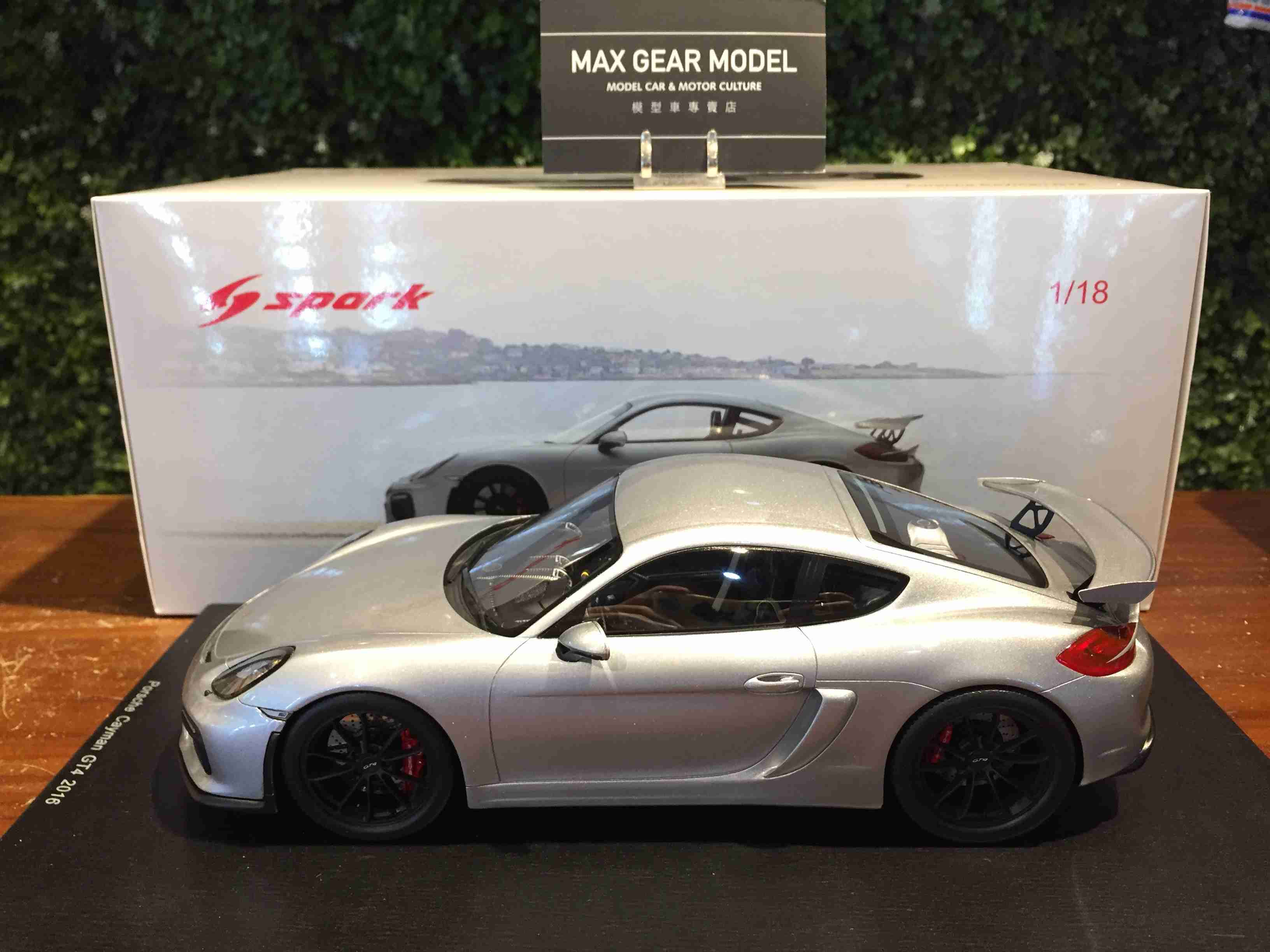 1/18 Spark Porsche Cayman GT4 18S298【MGM】
