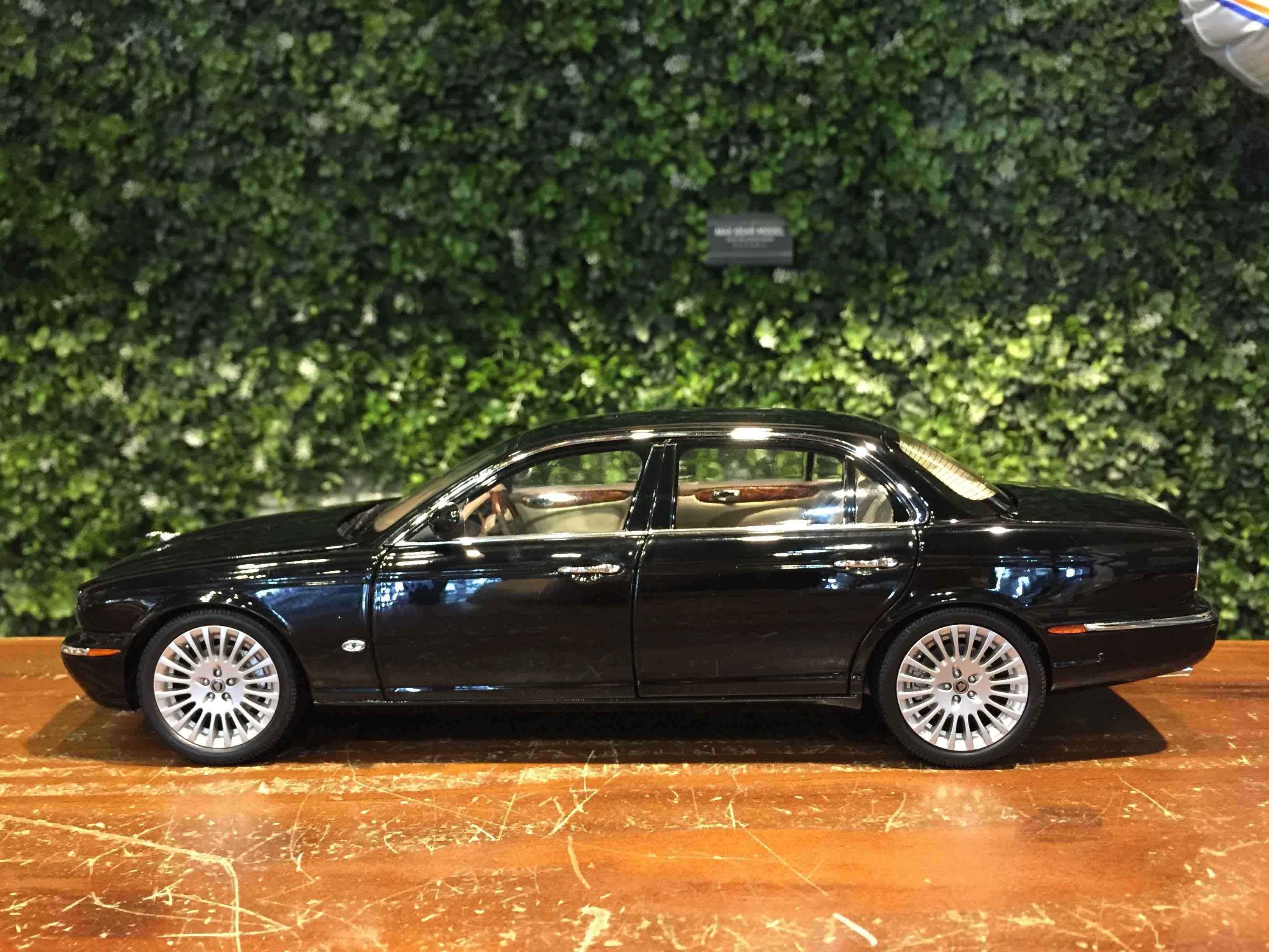 1/18 Almost Real Jaguar XJ6 (X350) Ebony Black 810501【MGM】