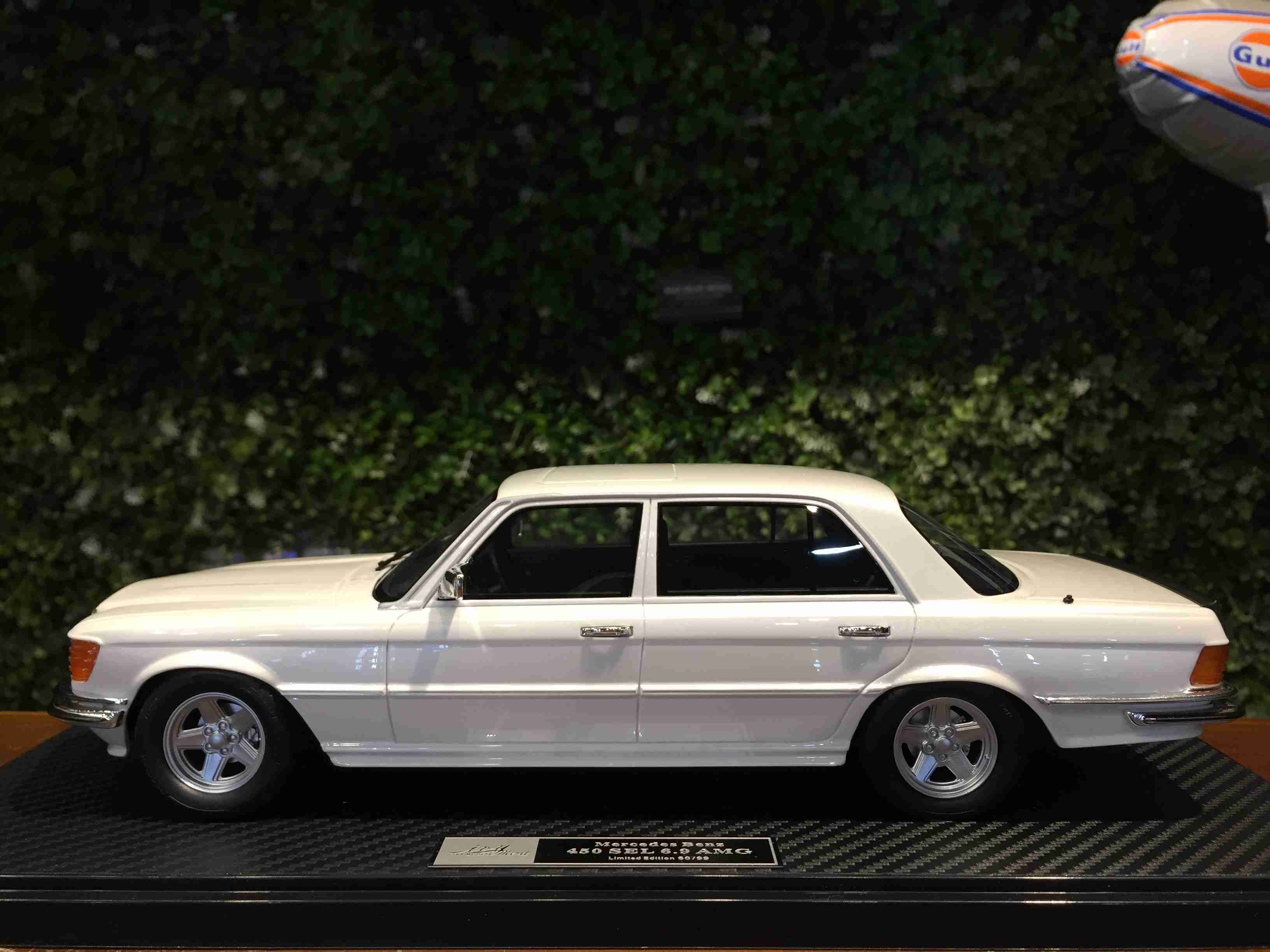 1/18 IVY Mercedes-Benz 450 SEL 6.9 AMG White IM1803C【MGM】