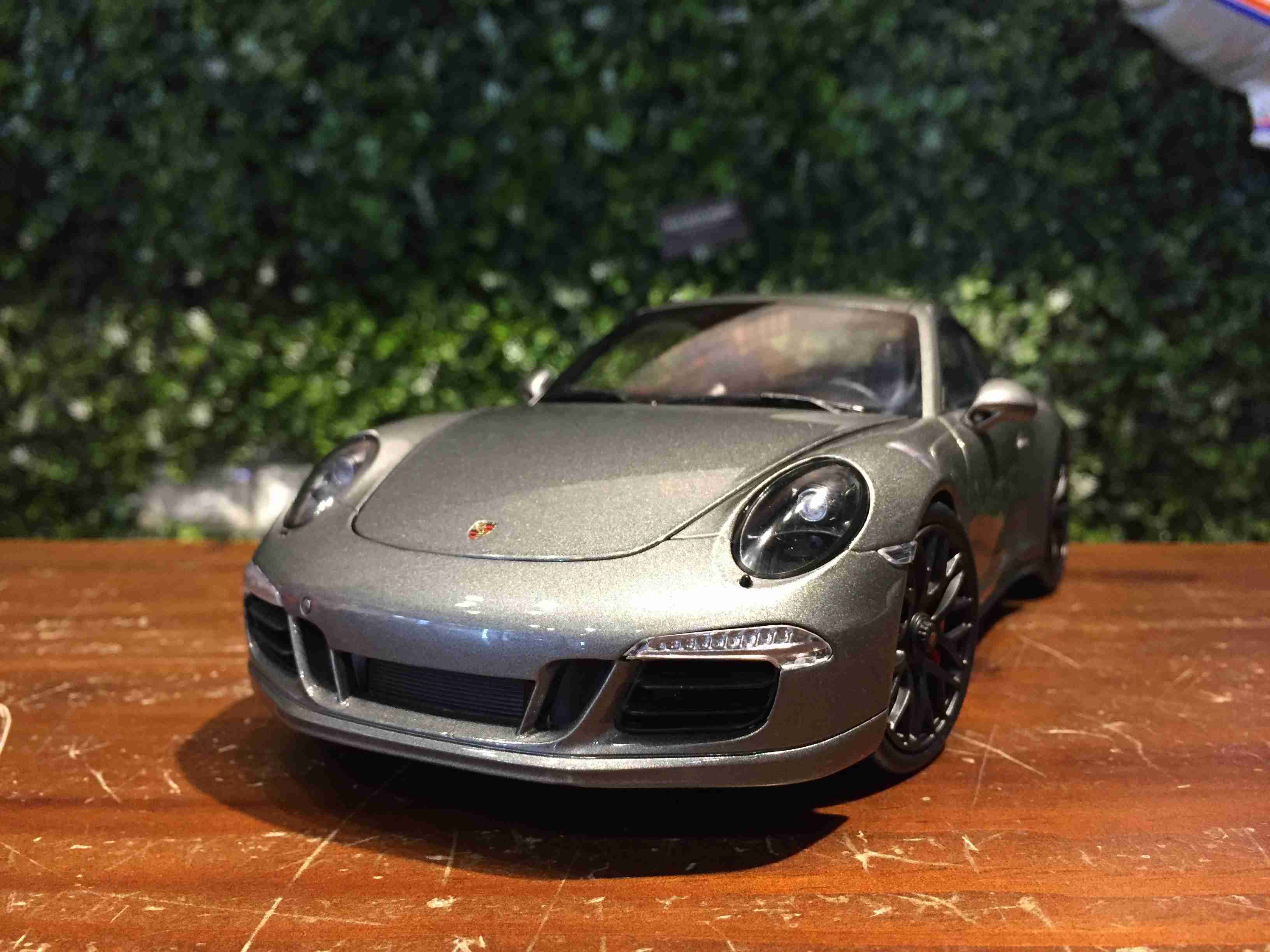 1/18 Schuco Porsche 911 (991) Carrera GTS 450039600【MGM】