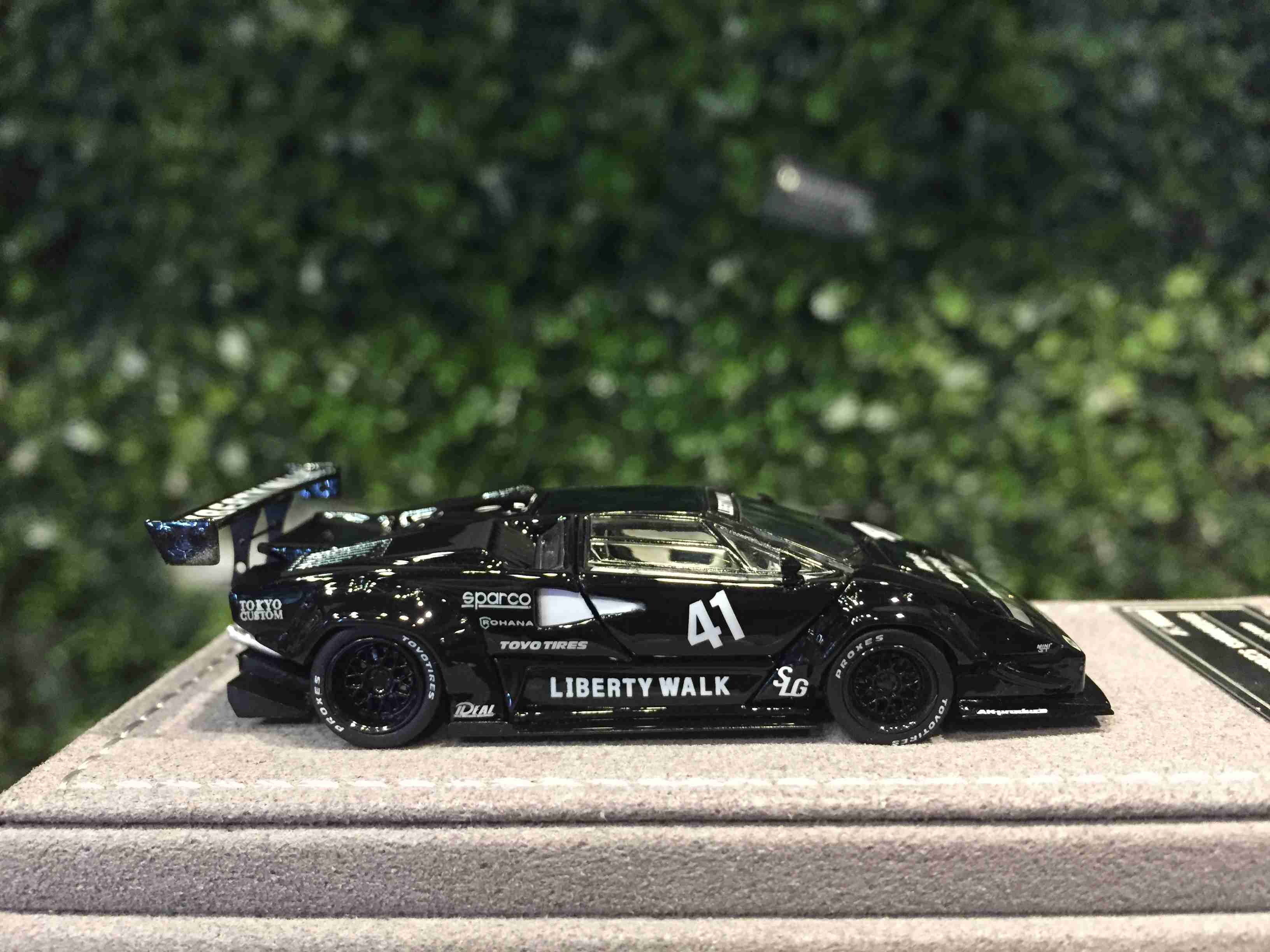 1/64 TopArt LBWK Lamborghini Countach #41 TAO640003【MGM】