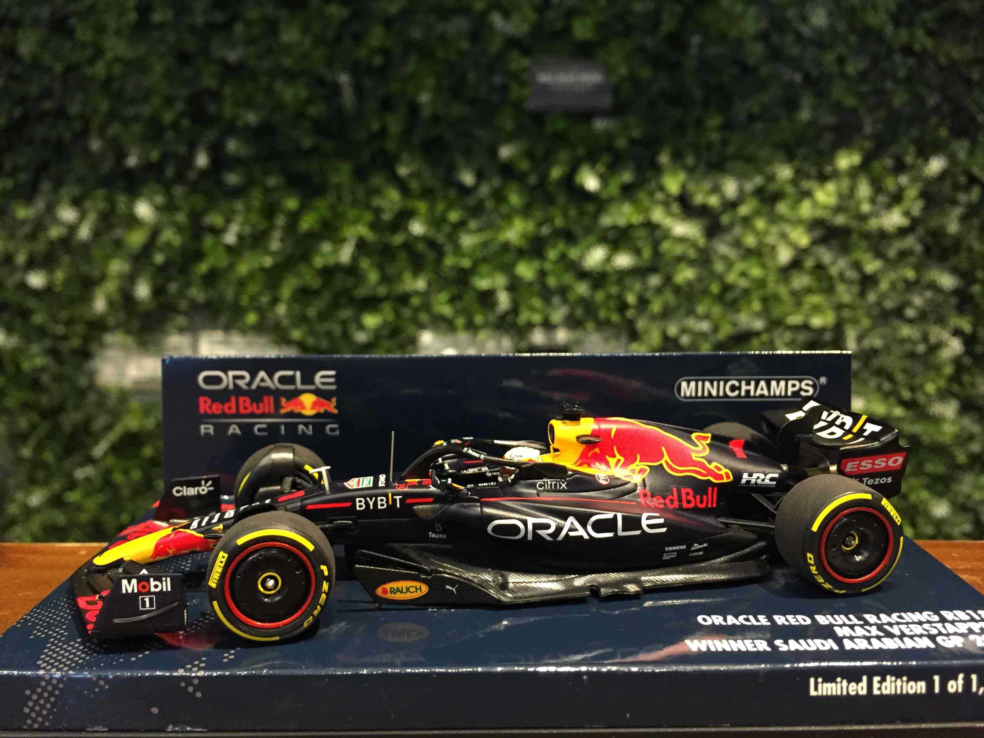 1/43 Minichamps Red Bull RB18 Max Verstappen 417220101【MGM】