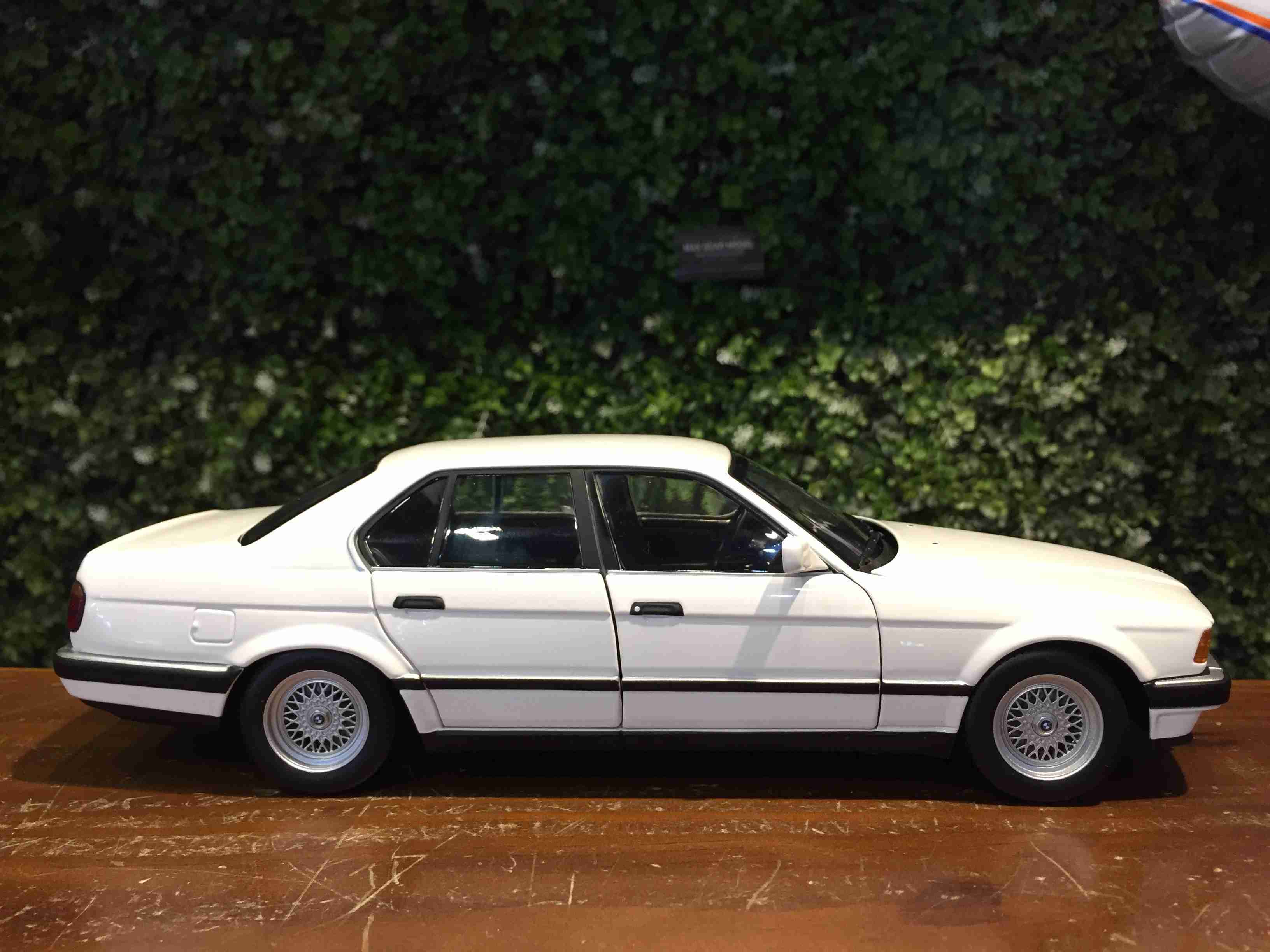 1/18 Minichamps BMW 730i (E32) 1986 White 113023004【MGM】