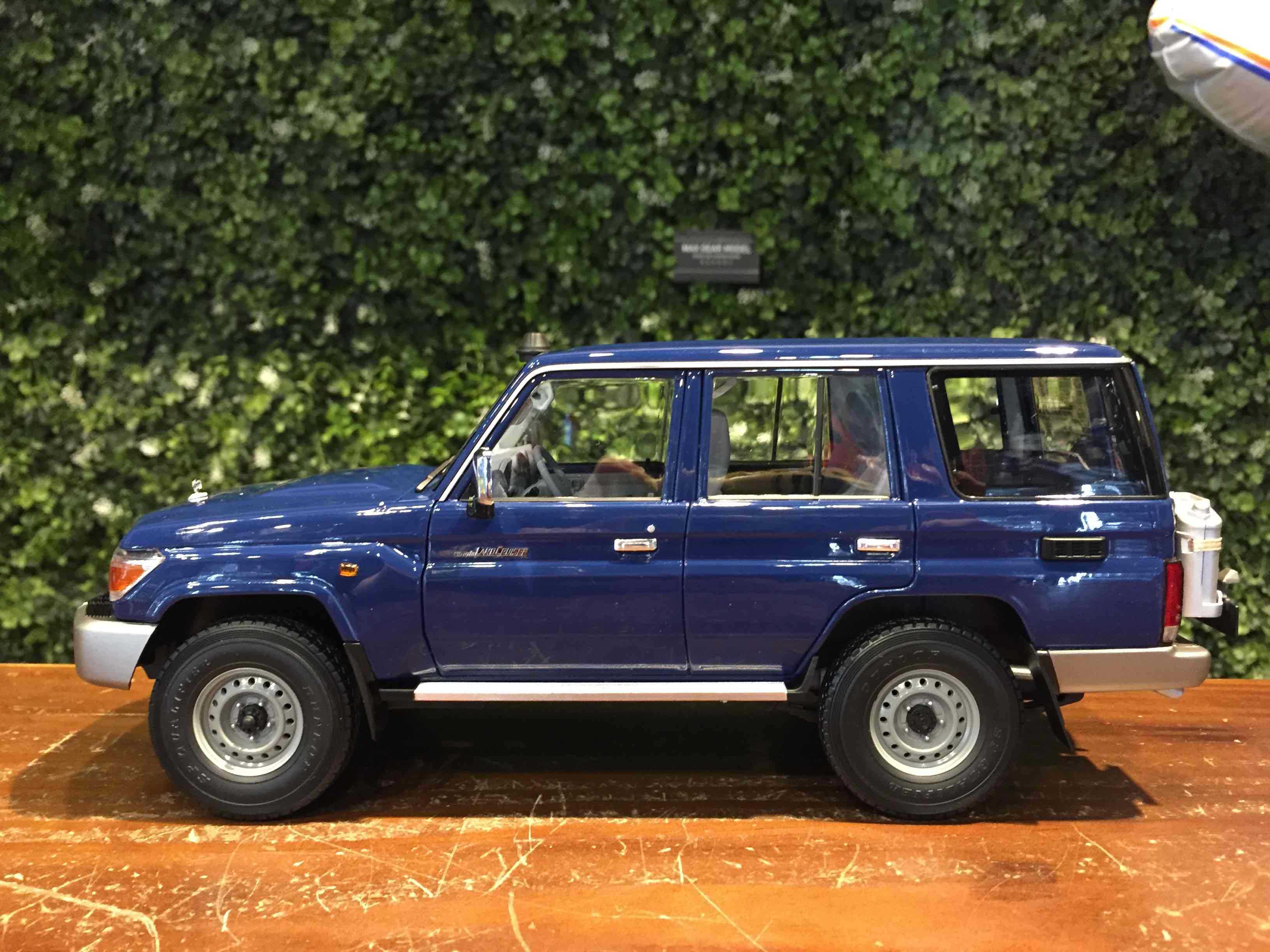 1/18 Almost Real Toyota Land Cruiser 70 (76) 870101【MGM】