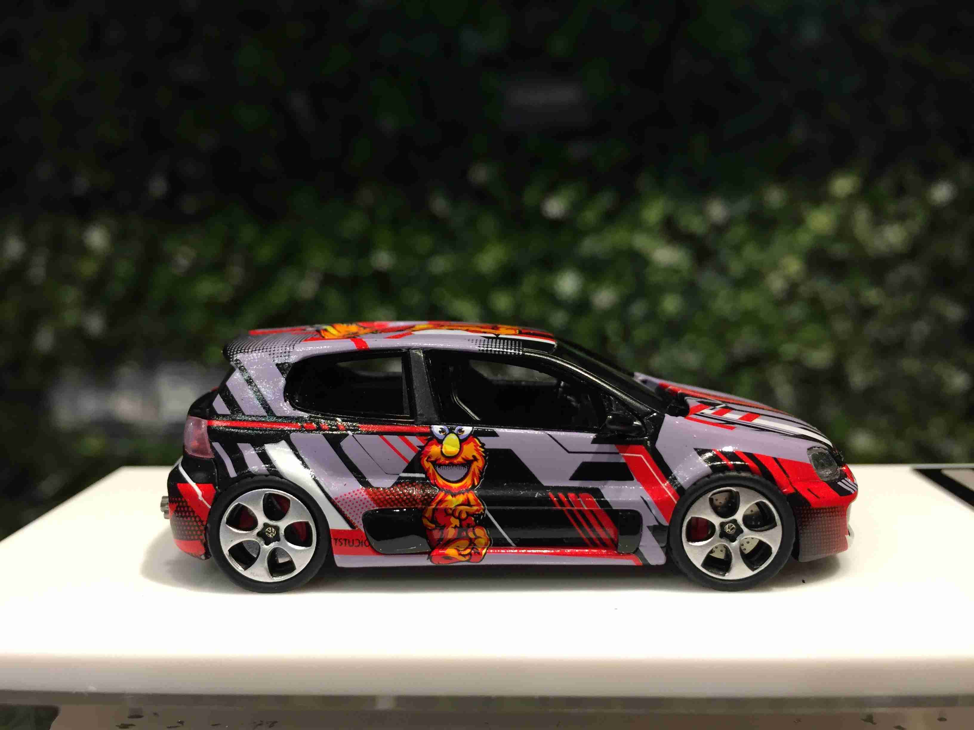 1/64 TP Volkswagen VW Golf GTI W12 650 Sesame Street【MGM】