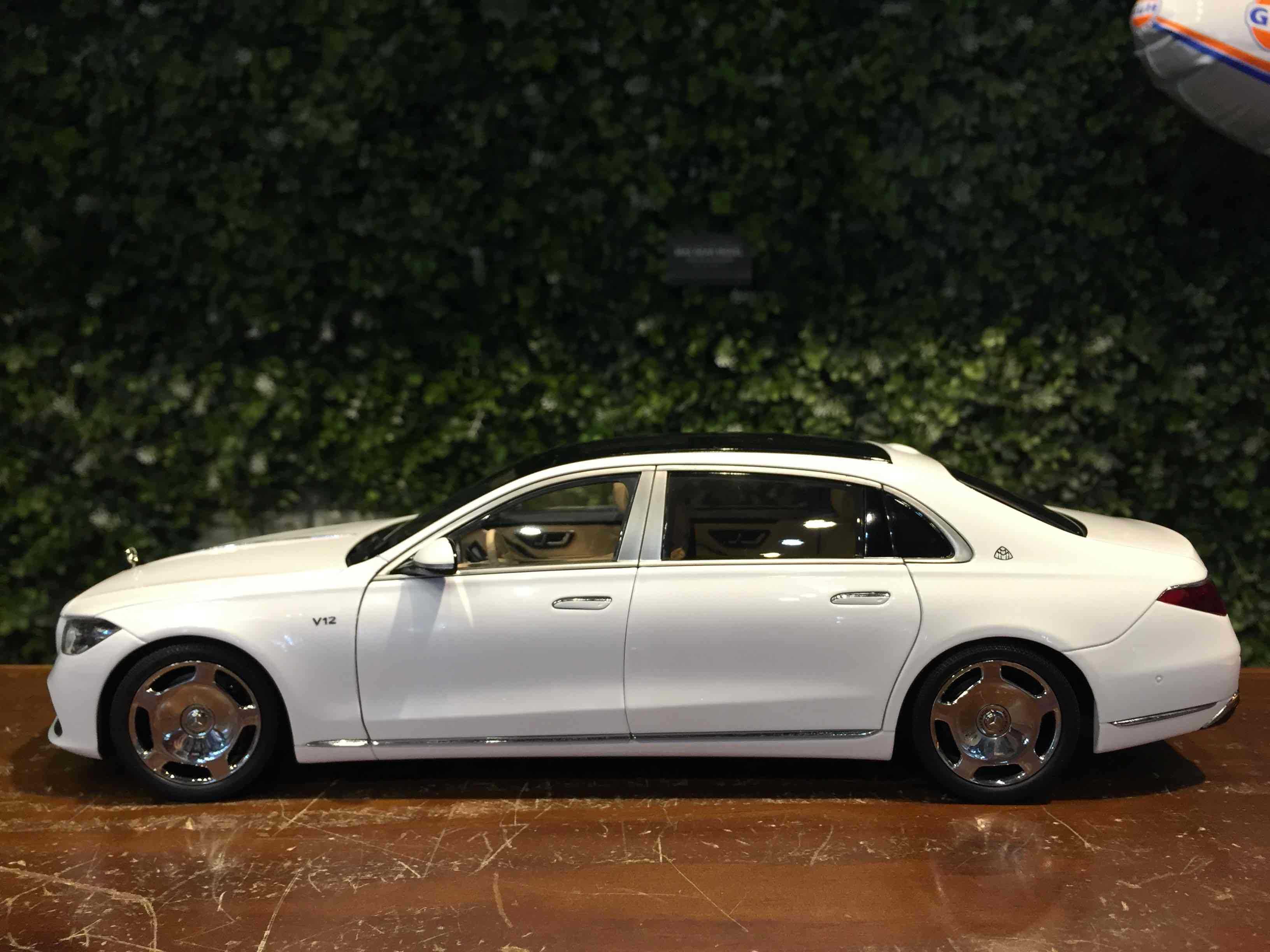 1/18 Almost Real Mercedes-Maybach S-Class 2021 820116【MGM】