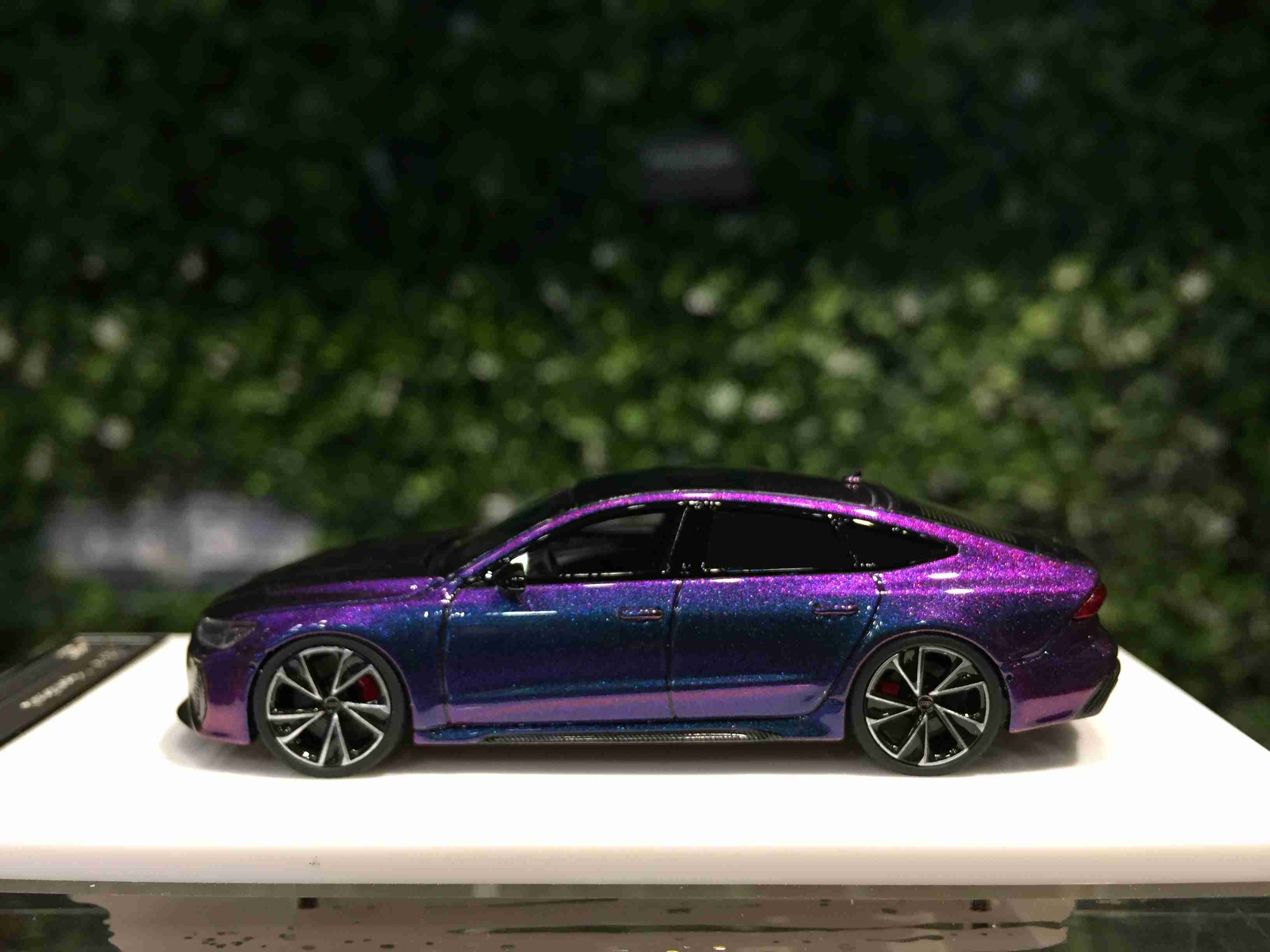 1/64 Motorhelix Audi RS7 Sportback Chameleon【MGM】