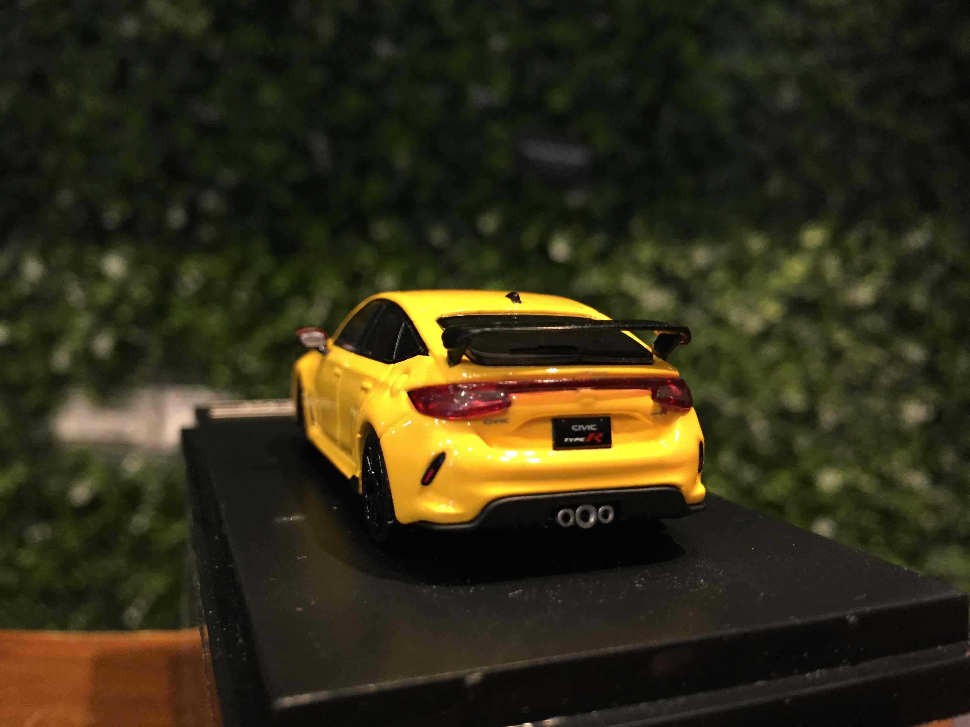 1/64 Motorhelix Honda Civic Type R (FL5) Yellow M85313【MGM】