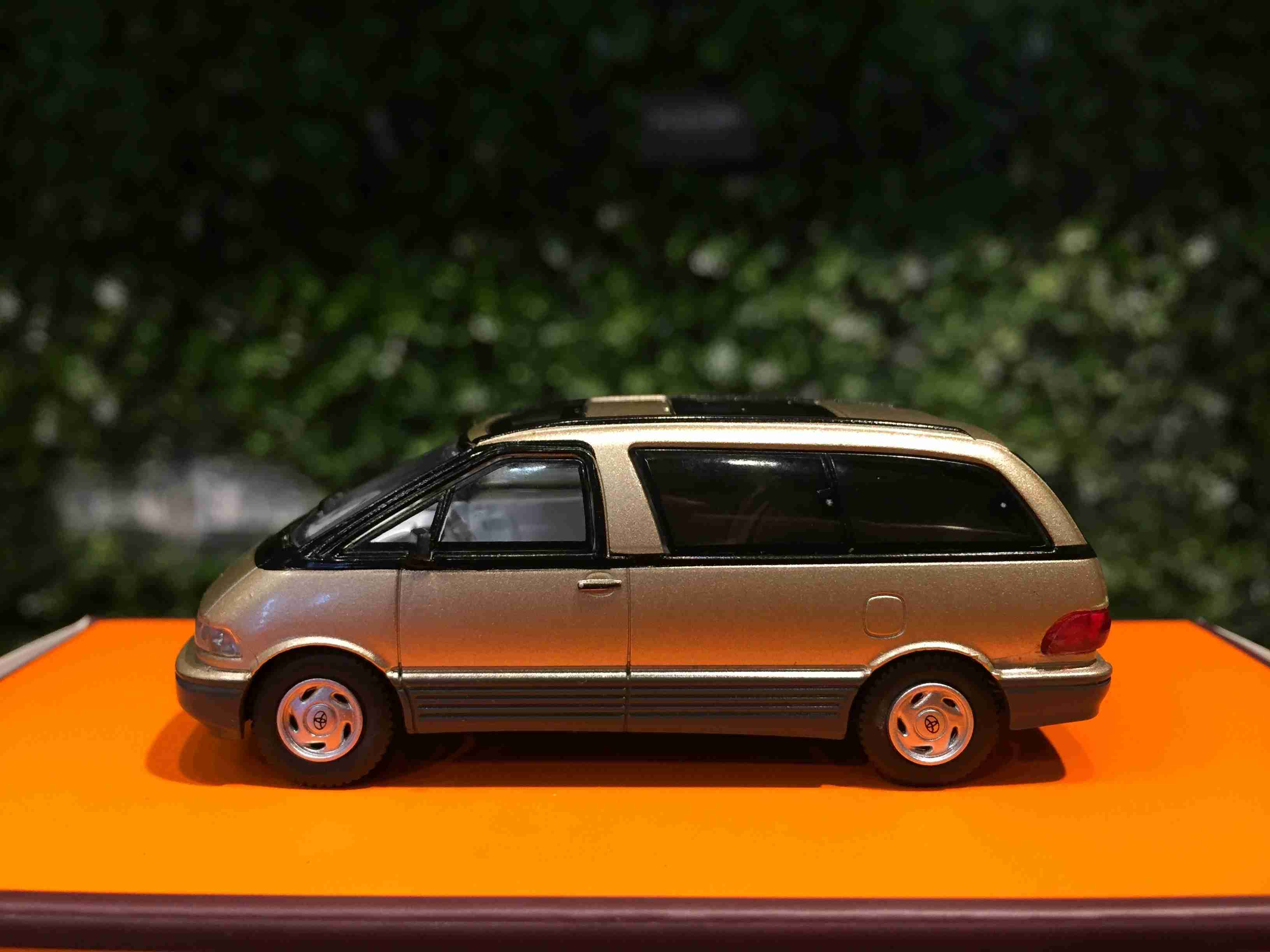 1/64 GCD Toyota Previa Metallic Gold KS016109【MGM】