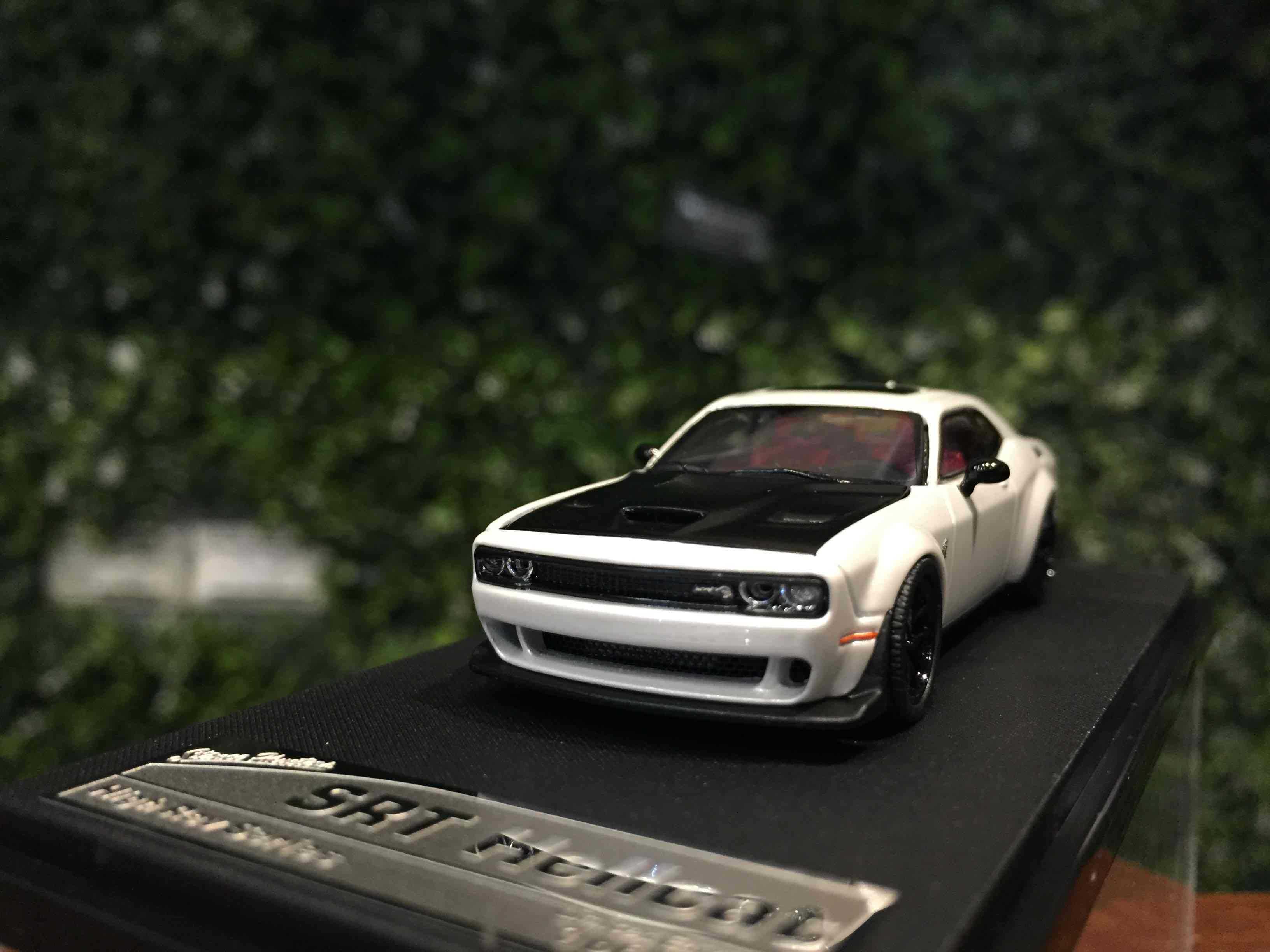 1/64 StanceHunter Dodge Challenger Hellcat SRT White【MGM】