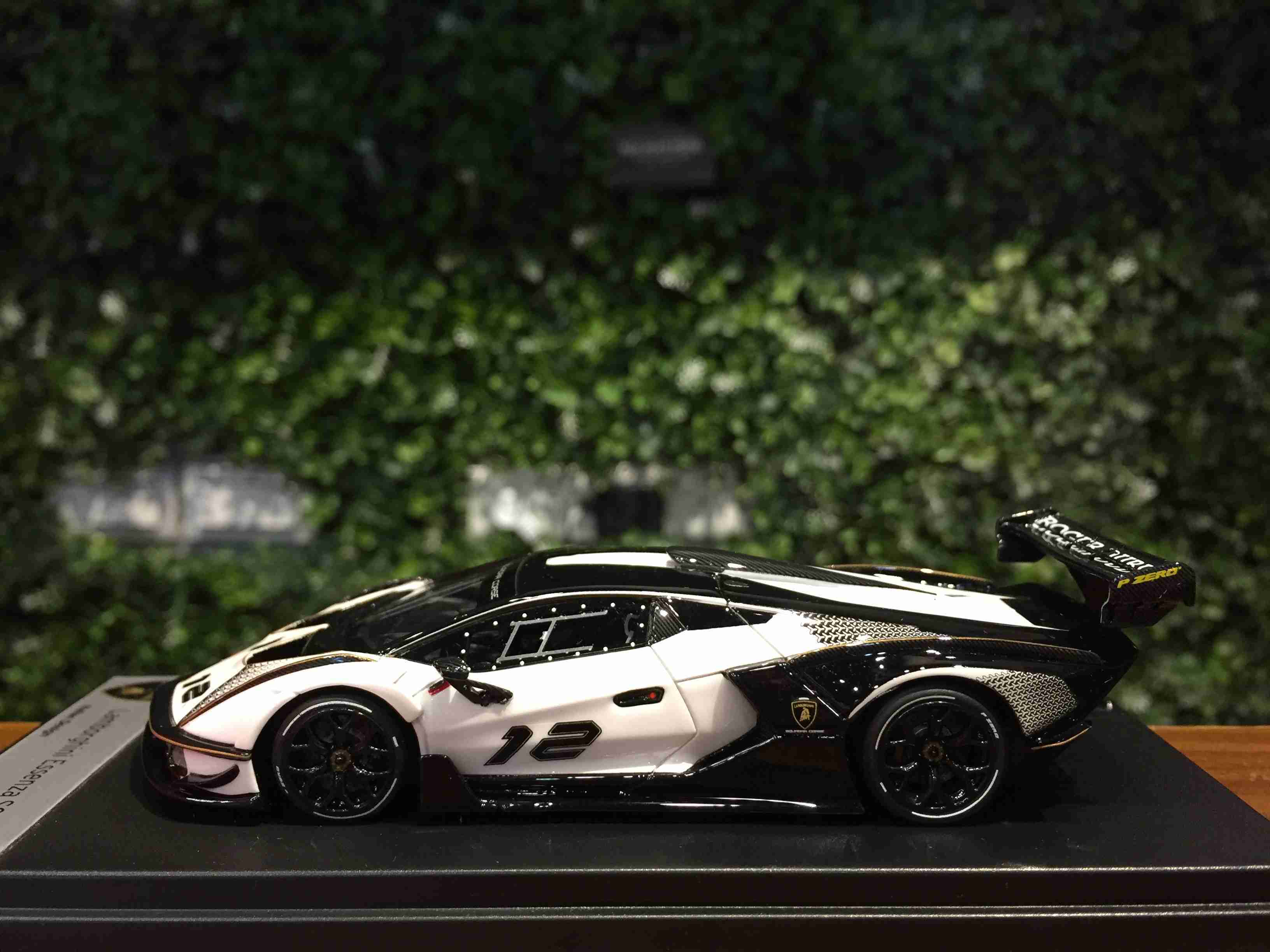 1/43 LookSmart Lamborghini Essenza SCV12 Bianco LS527SE【MGM】