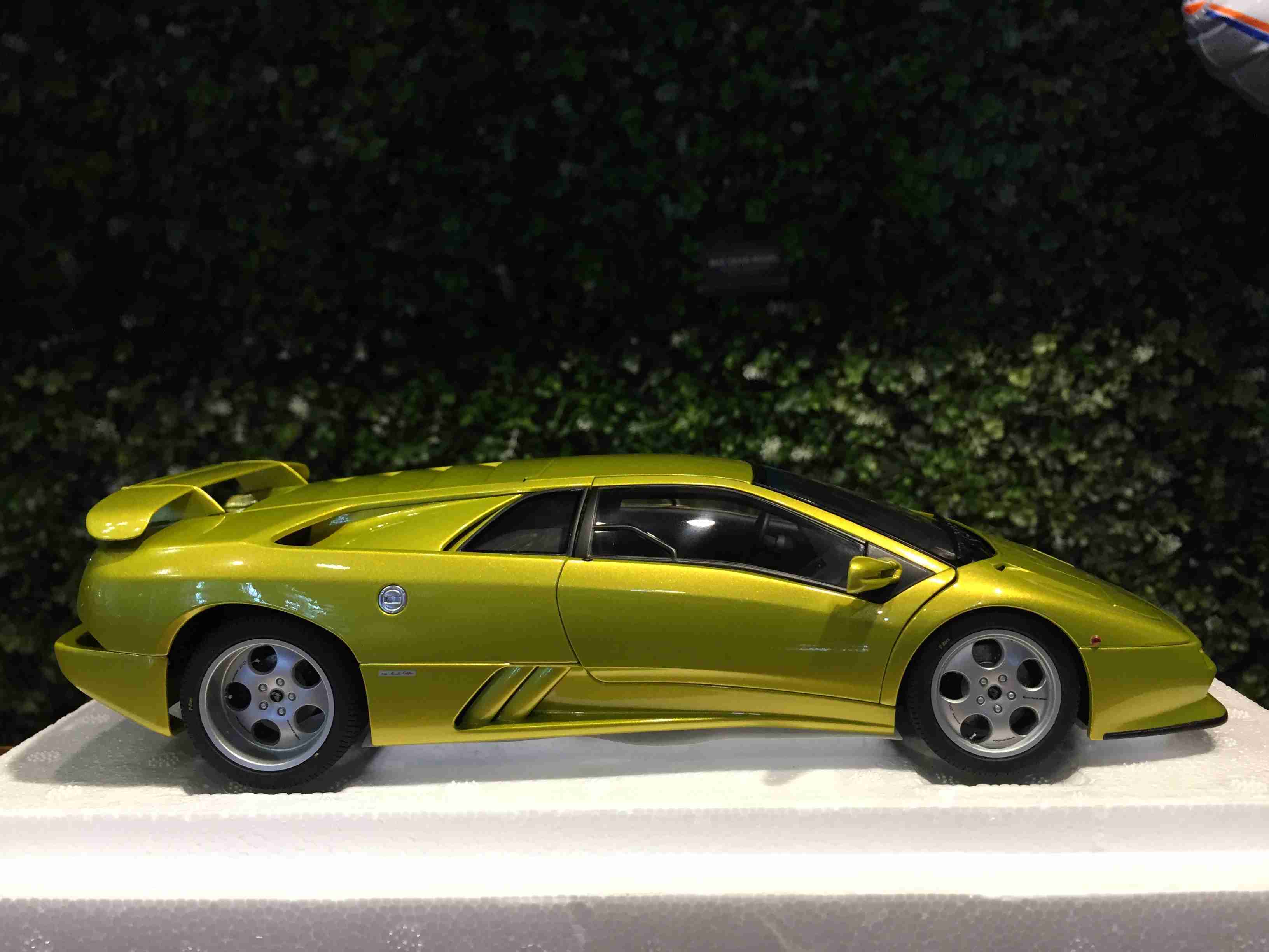 1/18 AUTOart Lamborghini Diablo SE30 Yellow 79157【MGM】