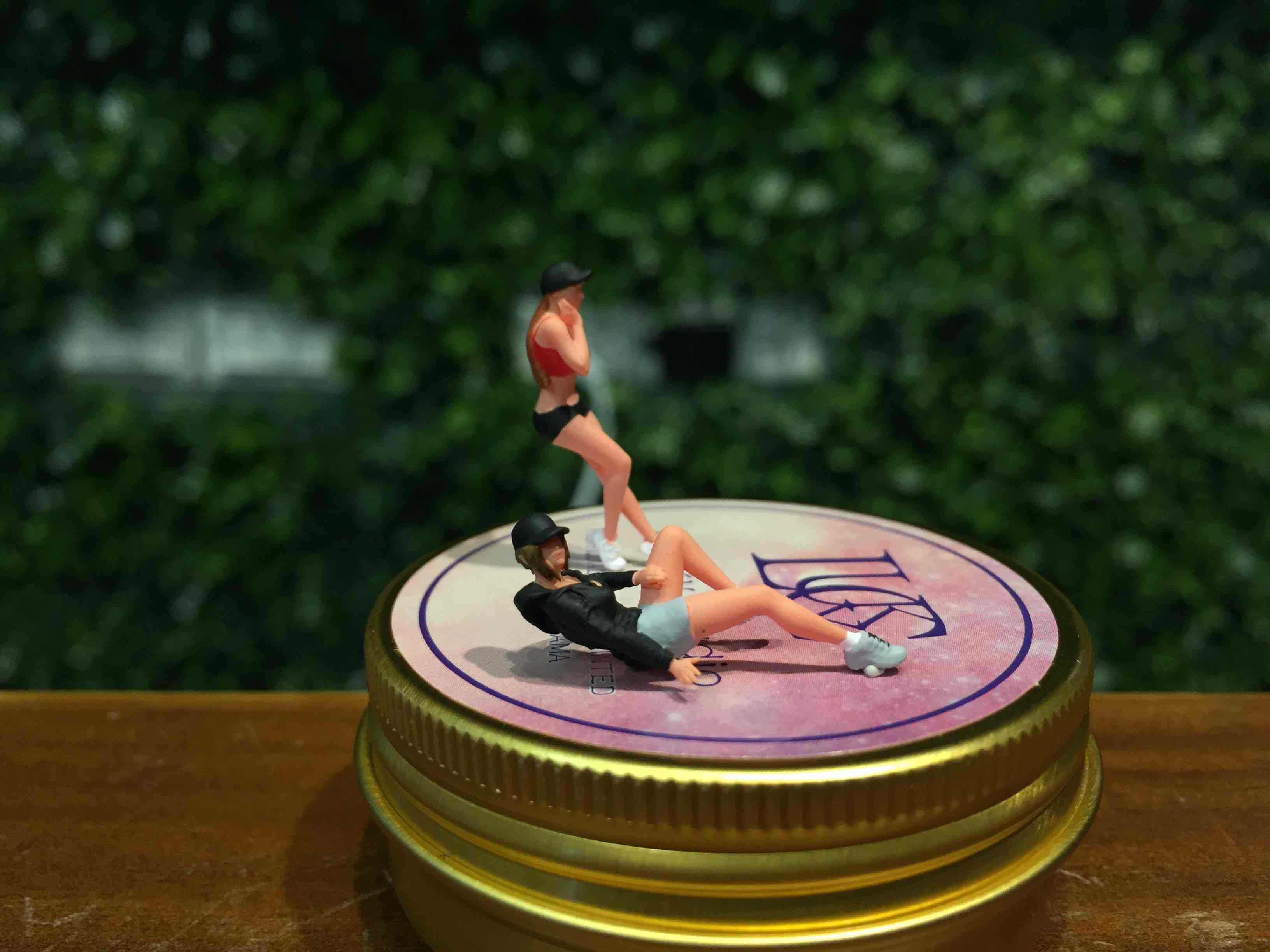 1/64 LS 街景人偶 Seated Female Figure Set【MGM】