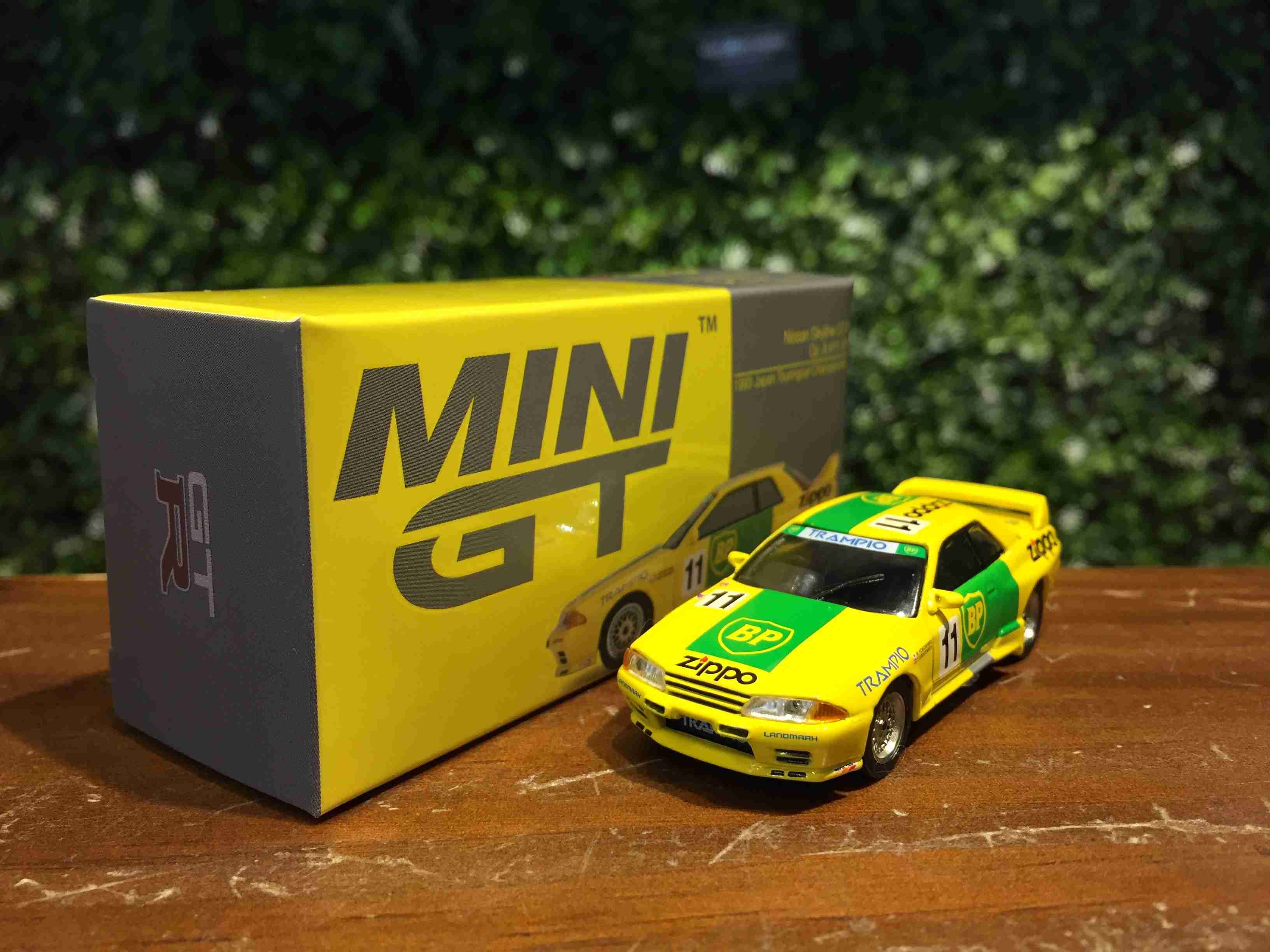 1/64 Mini GT Nissan Skyline GT-R R32 #11 BP MGT00178R【MGM】