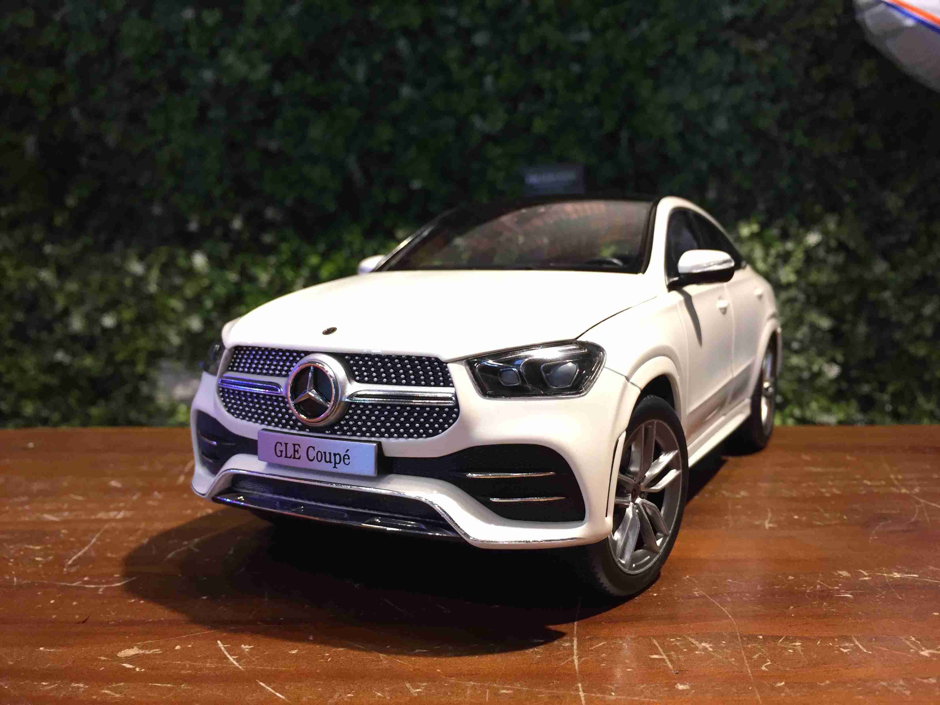 1/18 iScale Mercedes-Benz GLE Coupe (C167) B66960823【MGM】 - Max