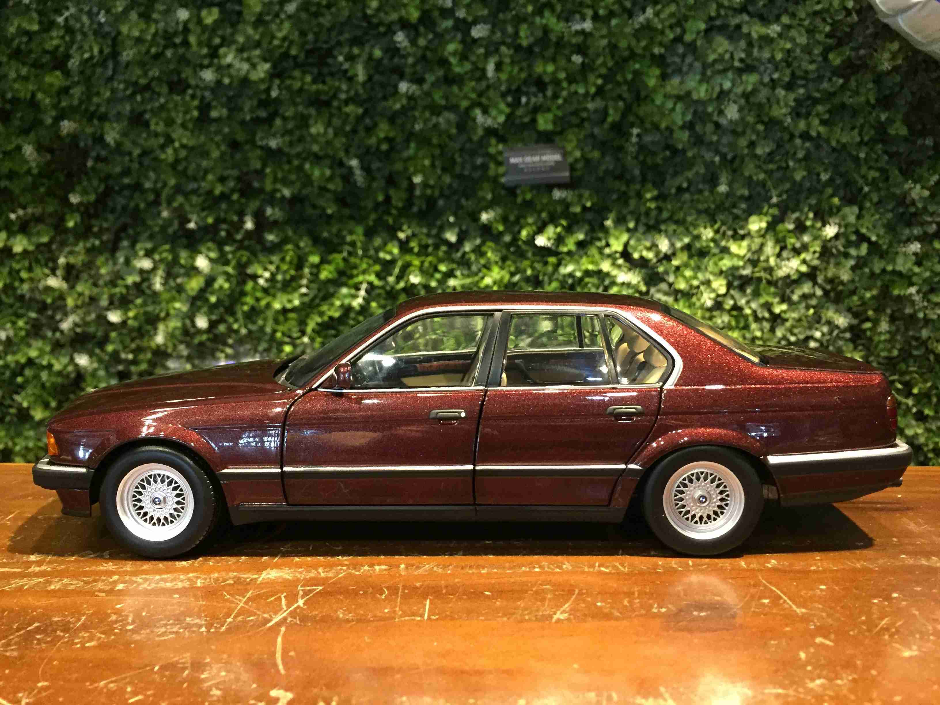 1/18 Minichamps BMW 730i (E32) 1986 Red 113023007【MGM】