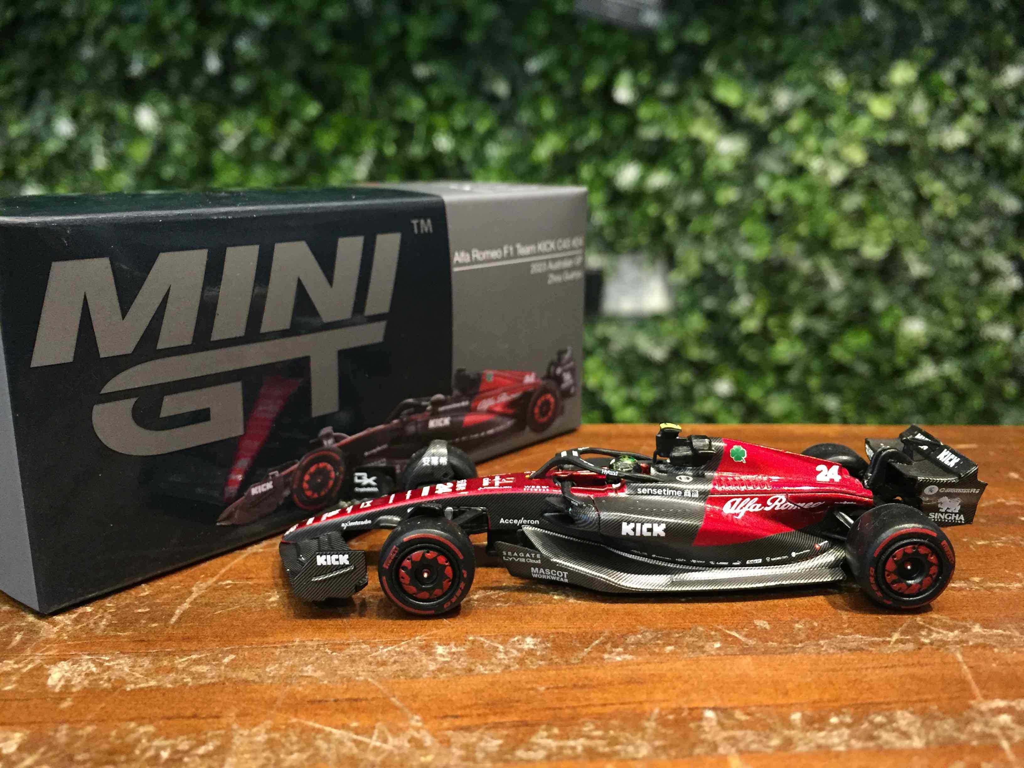 1/64 MiniGT Alfa Romeo C43 Zhou GuanYu 2023 MGT00728L【MGM】