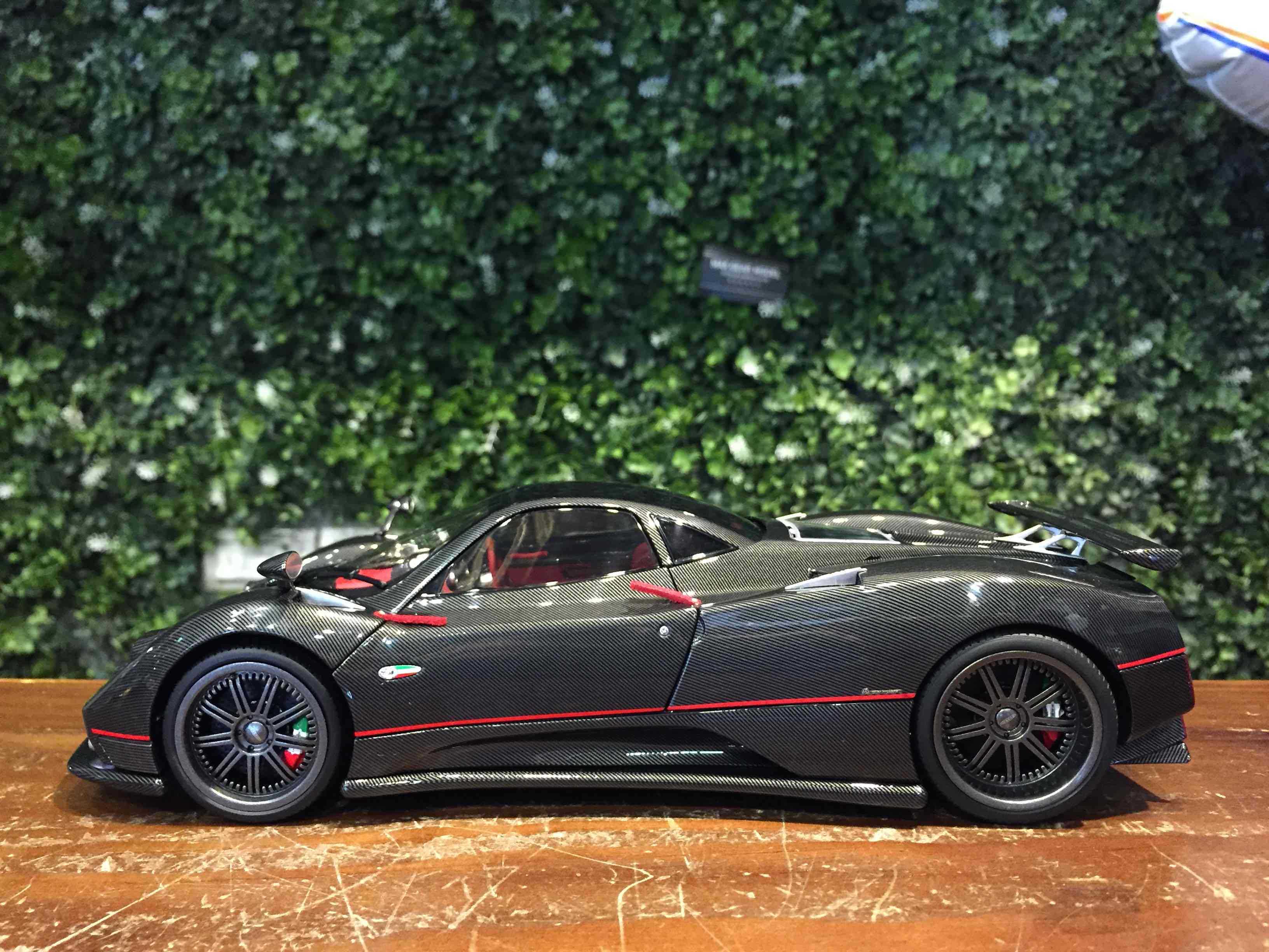 1/18 Almost Real Pagani Zonda F 2005 Carbon 850410001【MGM】