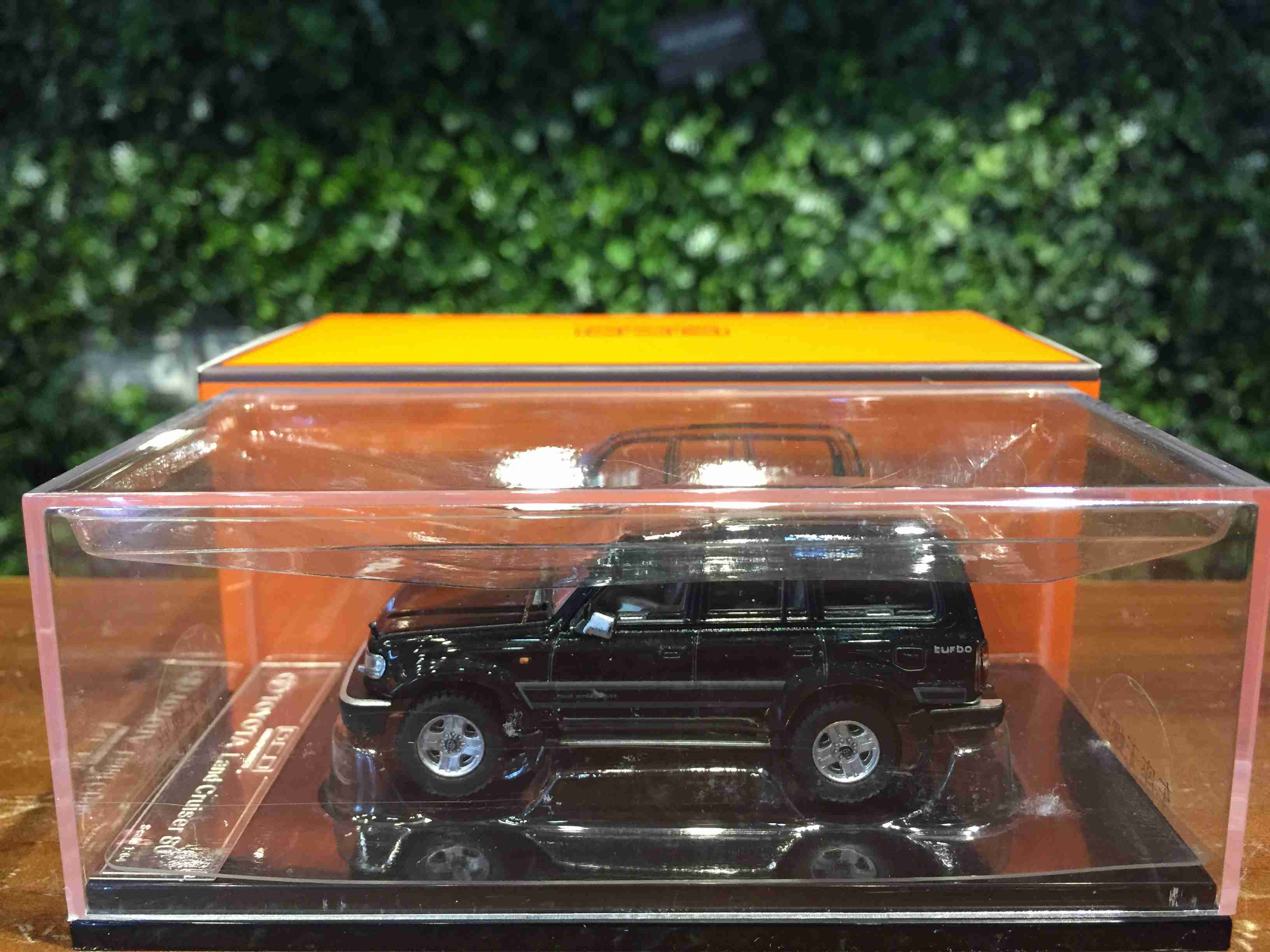 1/64 GCD Toyota Land Cruiser LC80 Turbo VX KS01478【MGM】