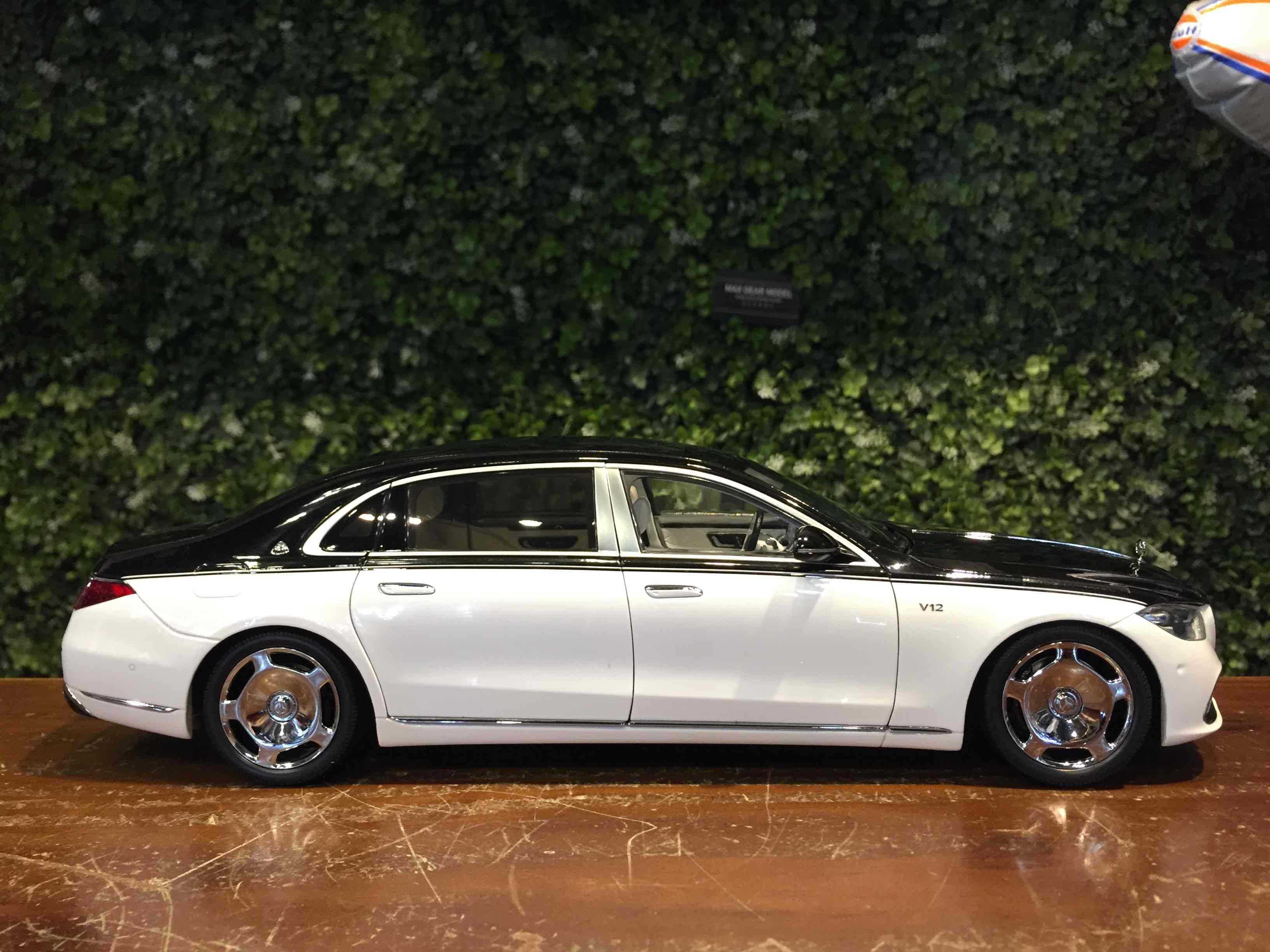 1/18 Almost Real Mercedes-Maybach S-Class 2021 820121【MGM】