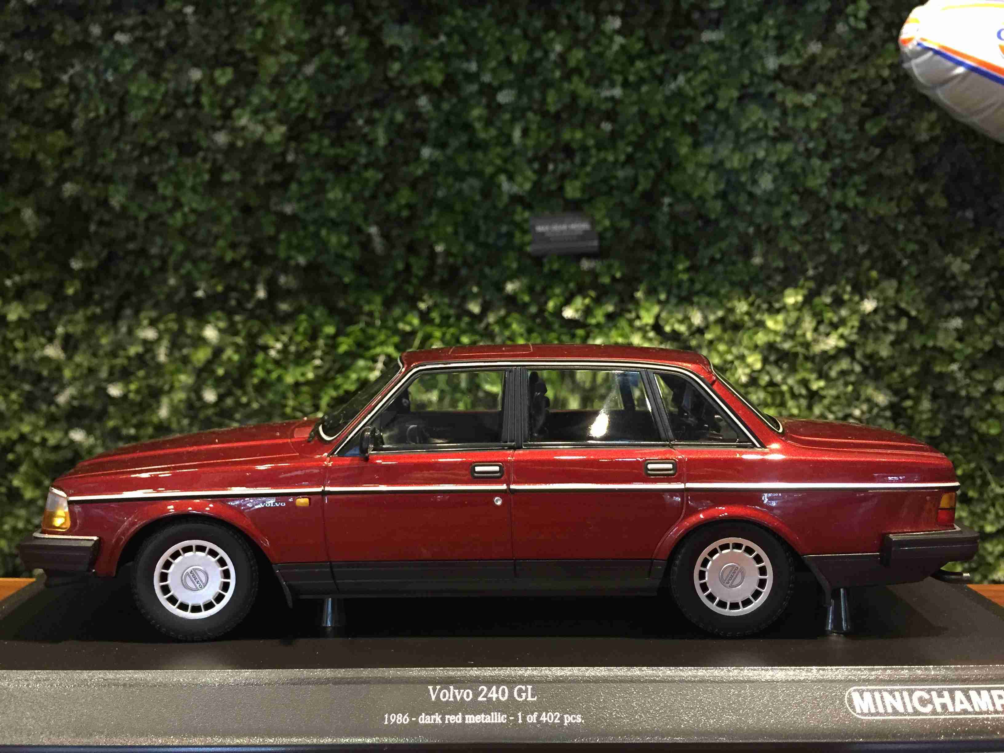 1/18 Minichamps Volvo 240 GL 1986 Dark Red 155171406【MGM】