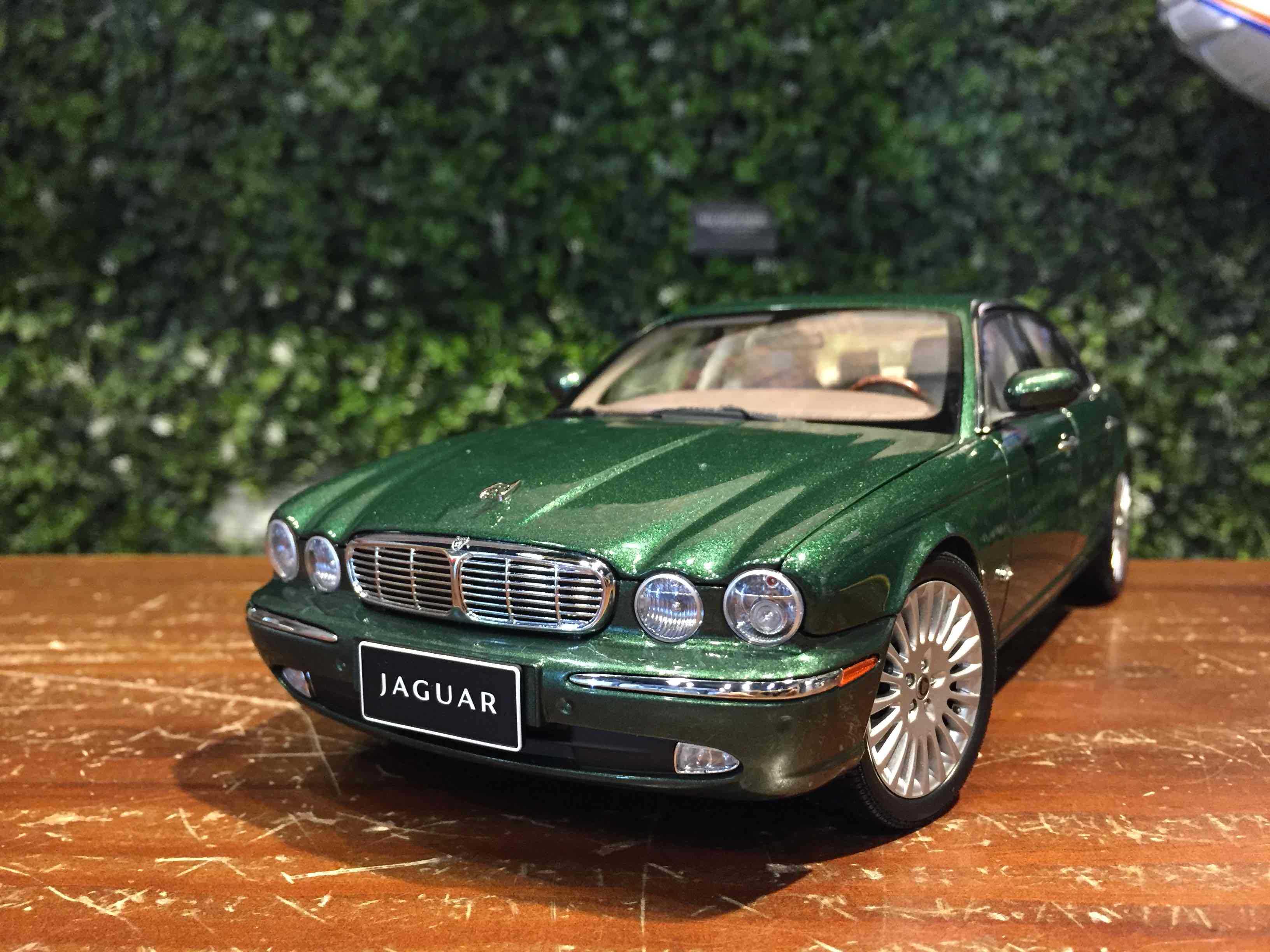 1/18 Almost Real Jaguar XJ6 (X350) Racing Green 810502【MGM】