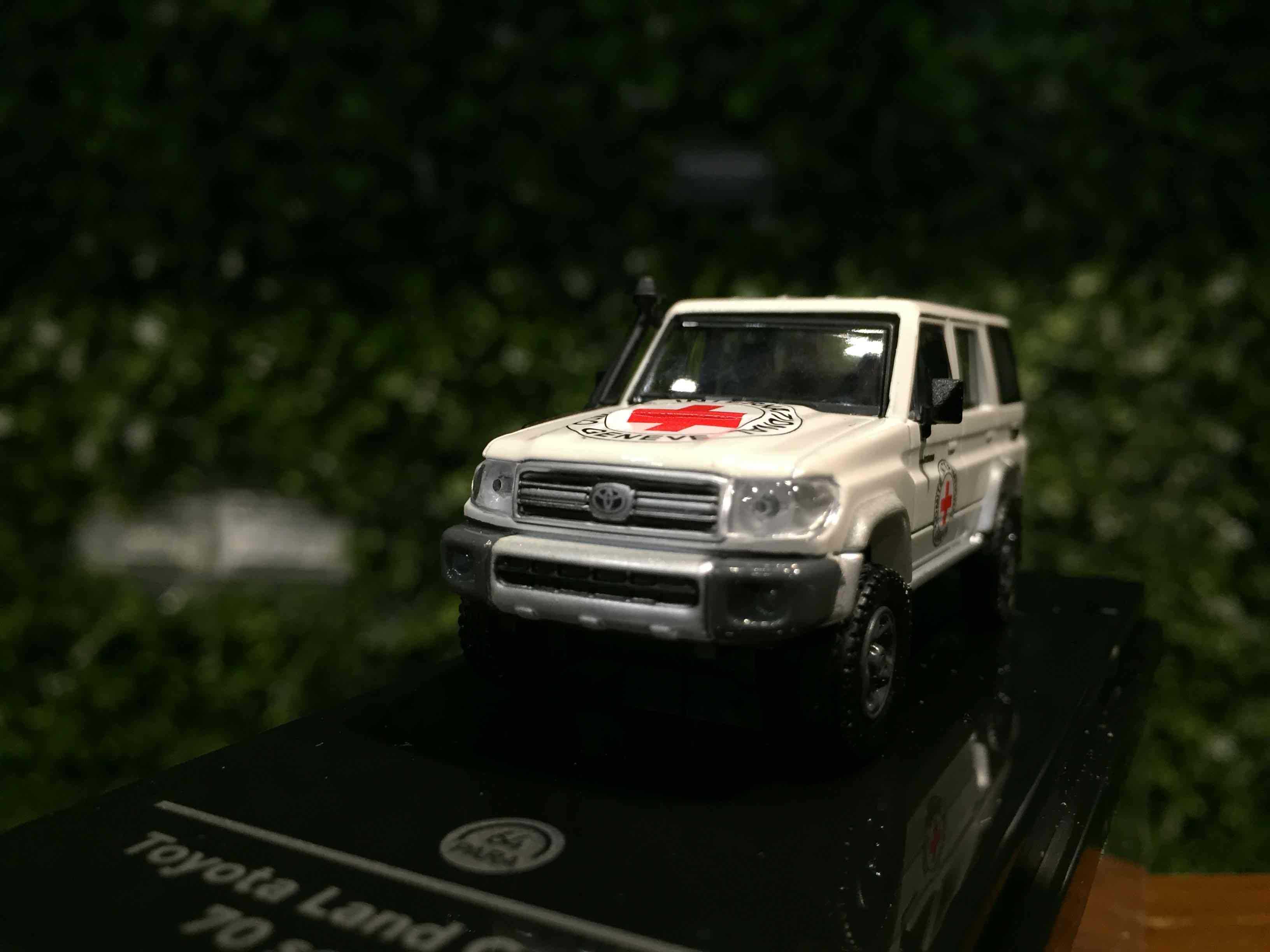 1/64 Paragon Toyota Land Cruiser LC76 Red Cross PA55318【MGM】