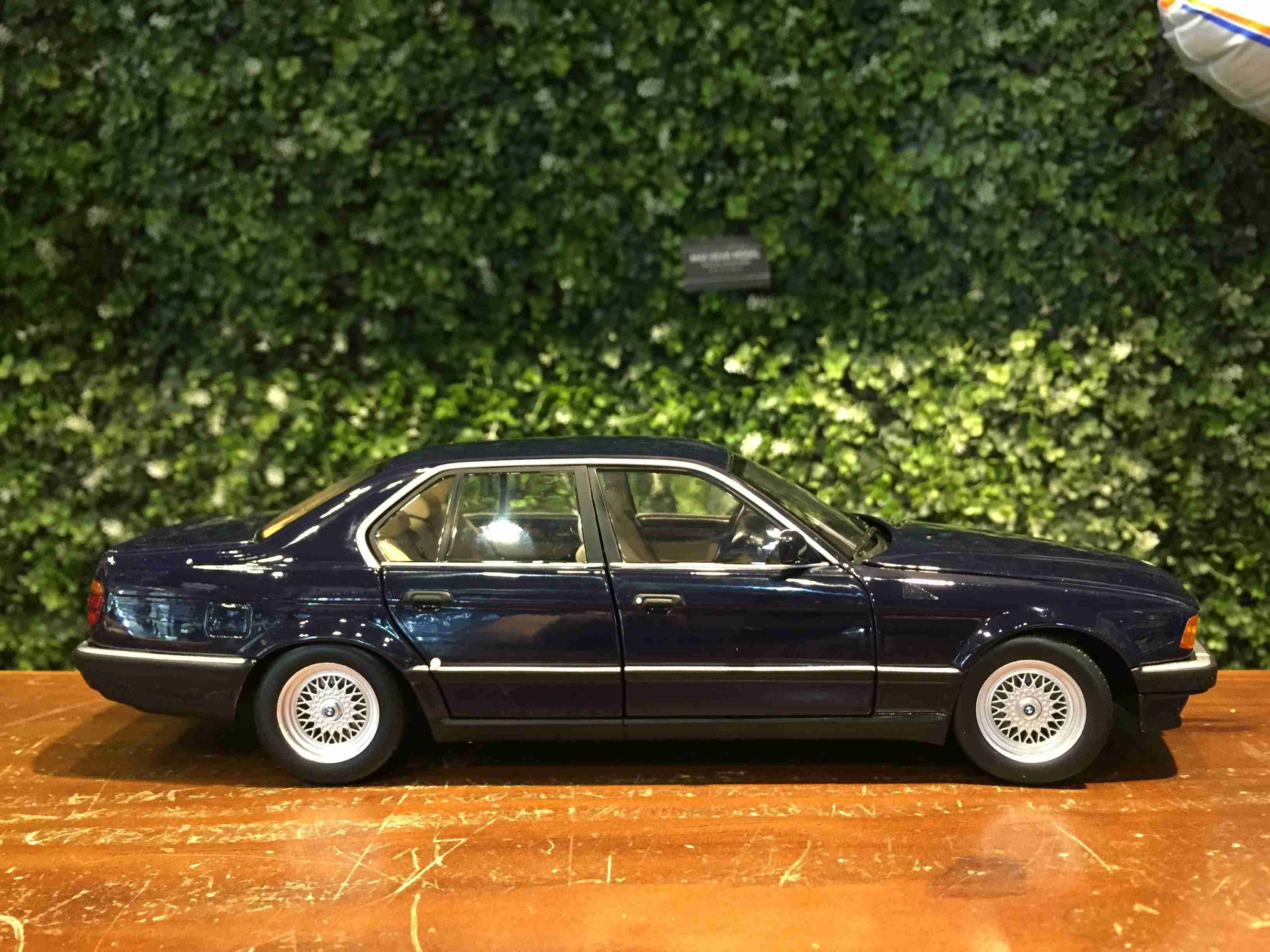 1/18 Minichamps BMW 730i (E32) 1986 Blue 113023003【MGM】