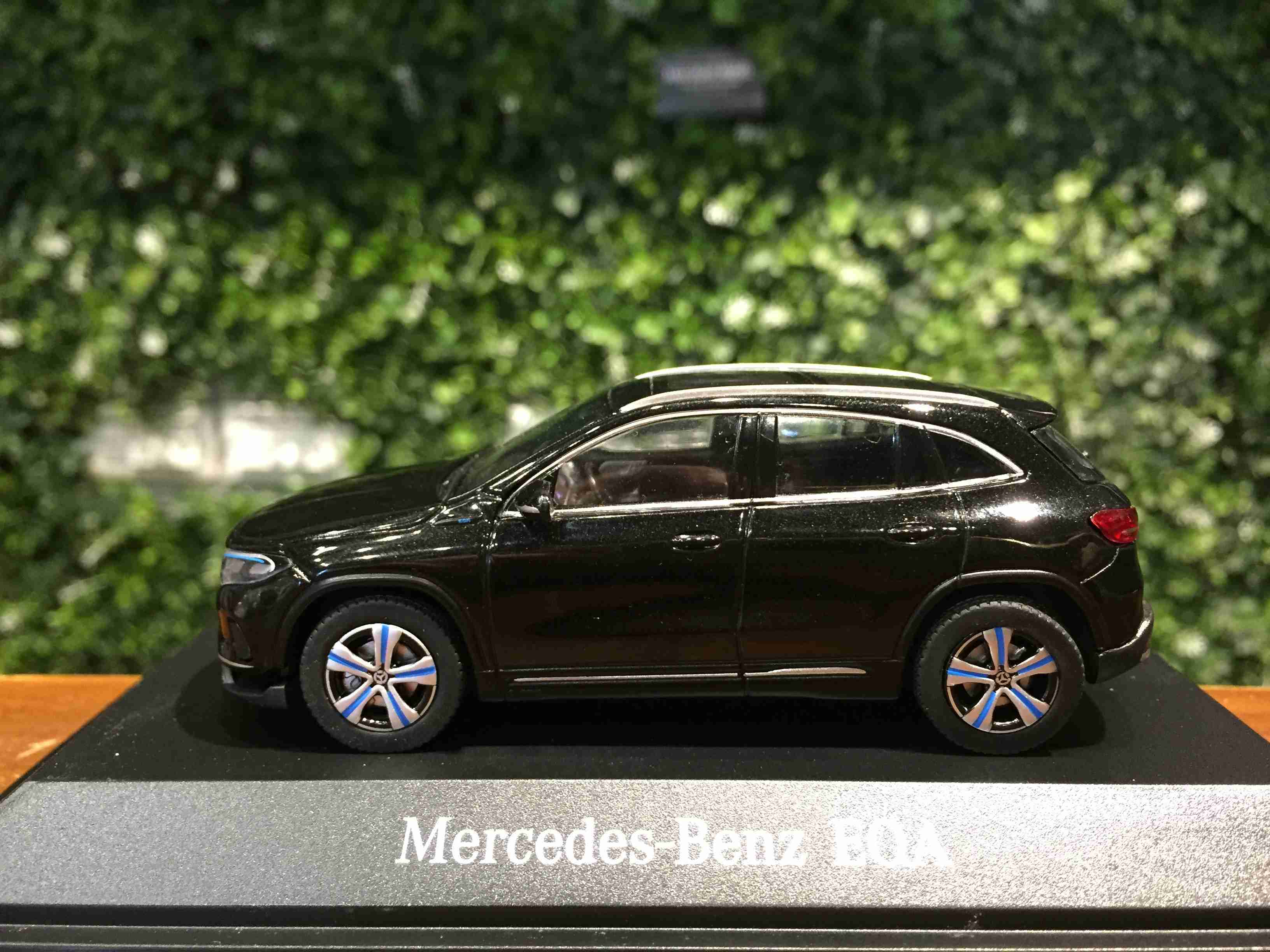 1/43 Herpa Mercedes-Benz EQA Black B66960825【MGM】