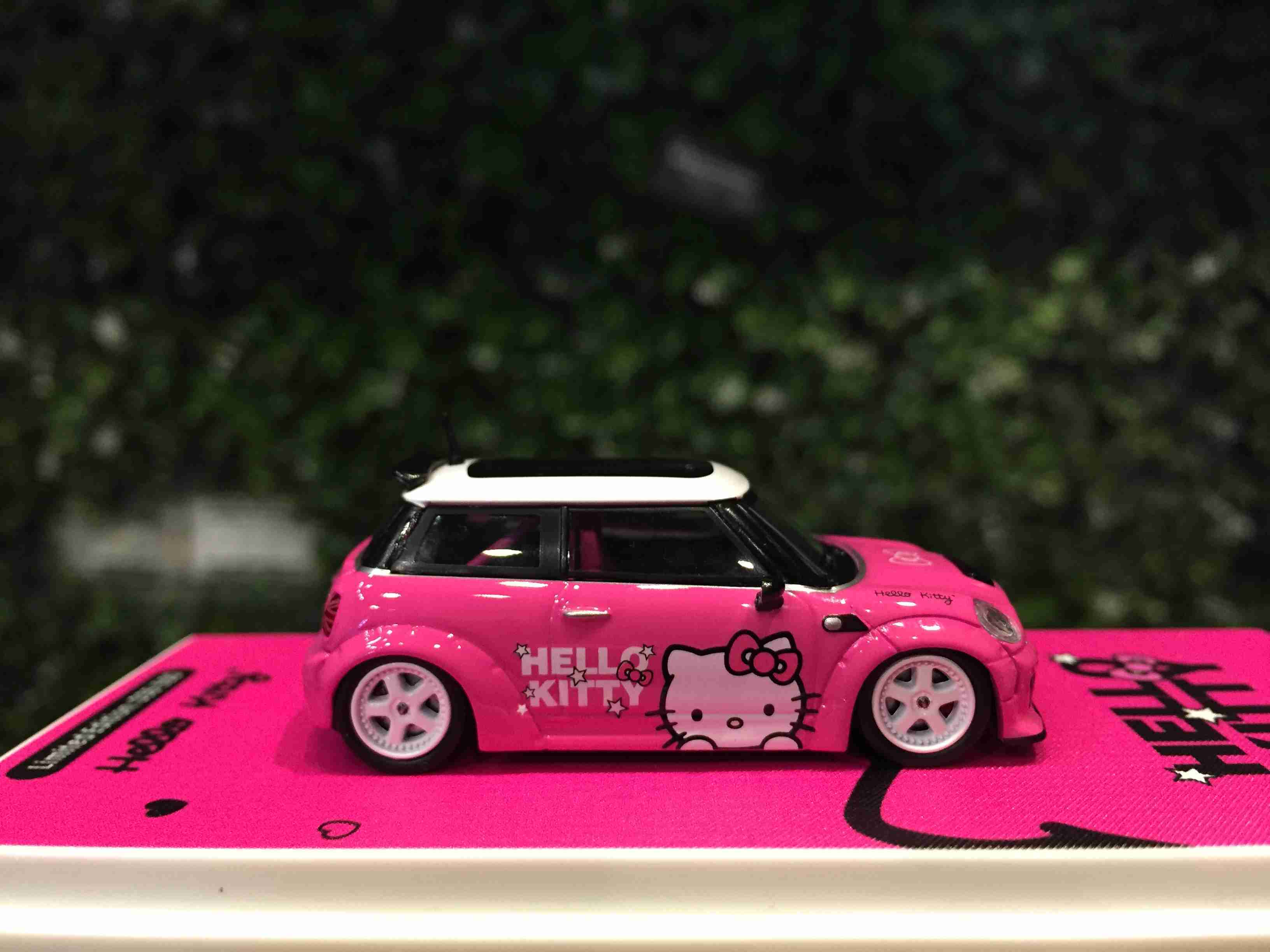 1/64 CoolCar Mini Cooper HelloKitty CC64636【MGM】