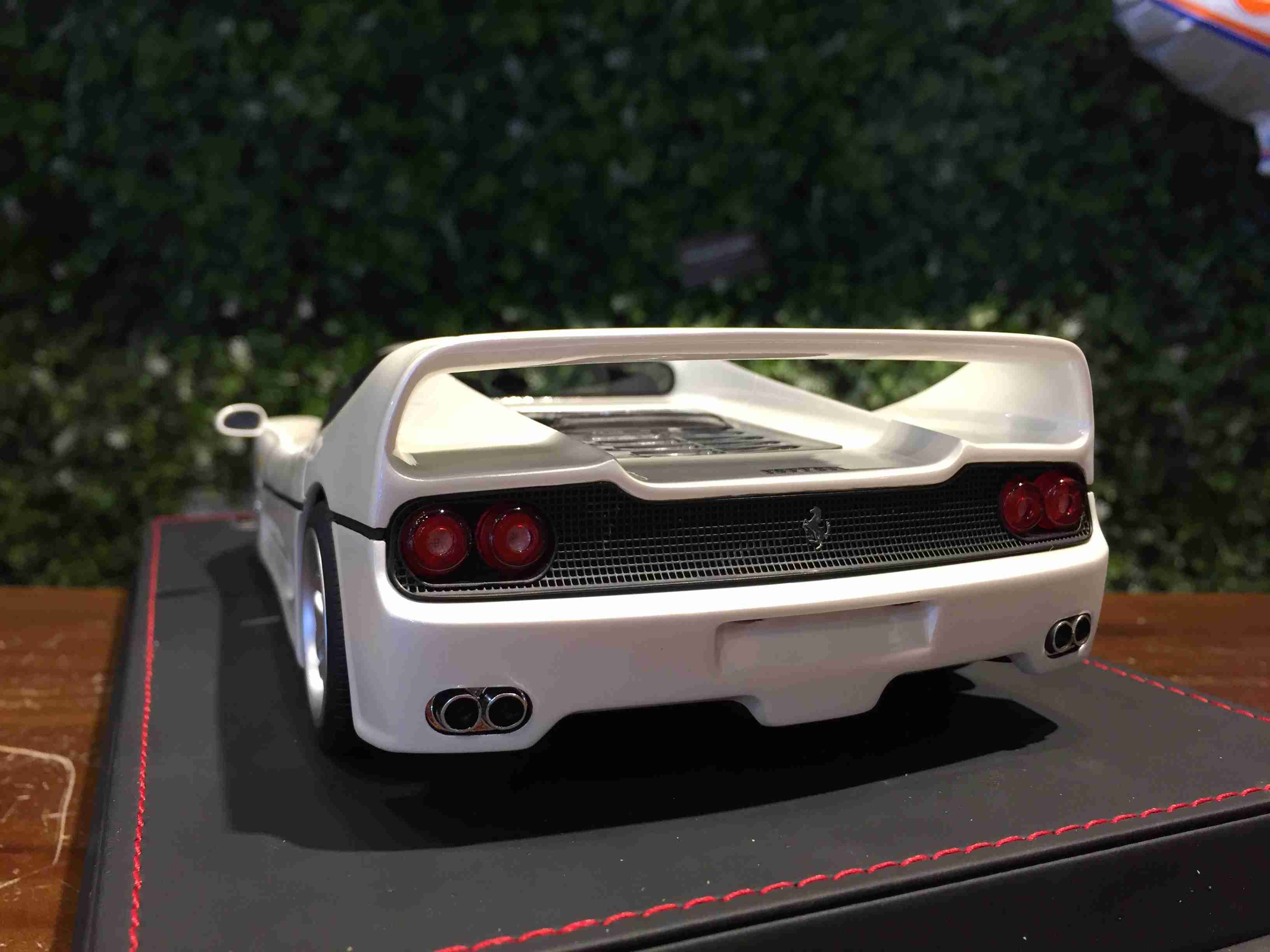 1/18 Runner Ferrari F50 Pearl White ZD1811WH【MGM】