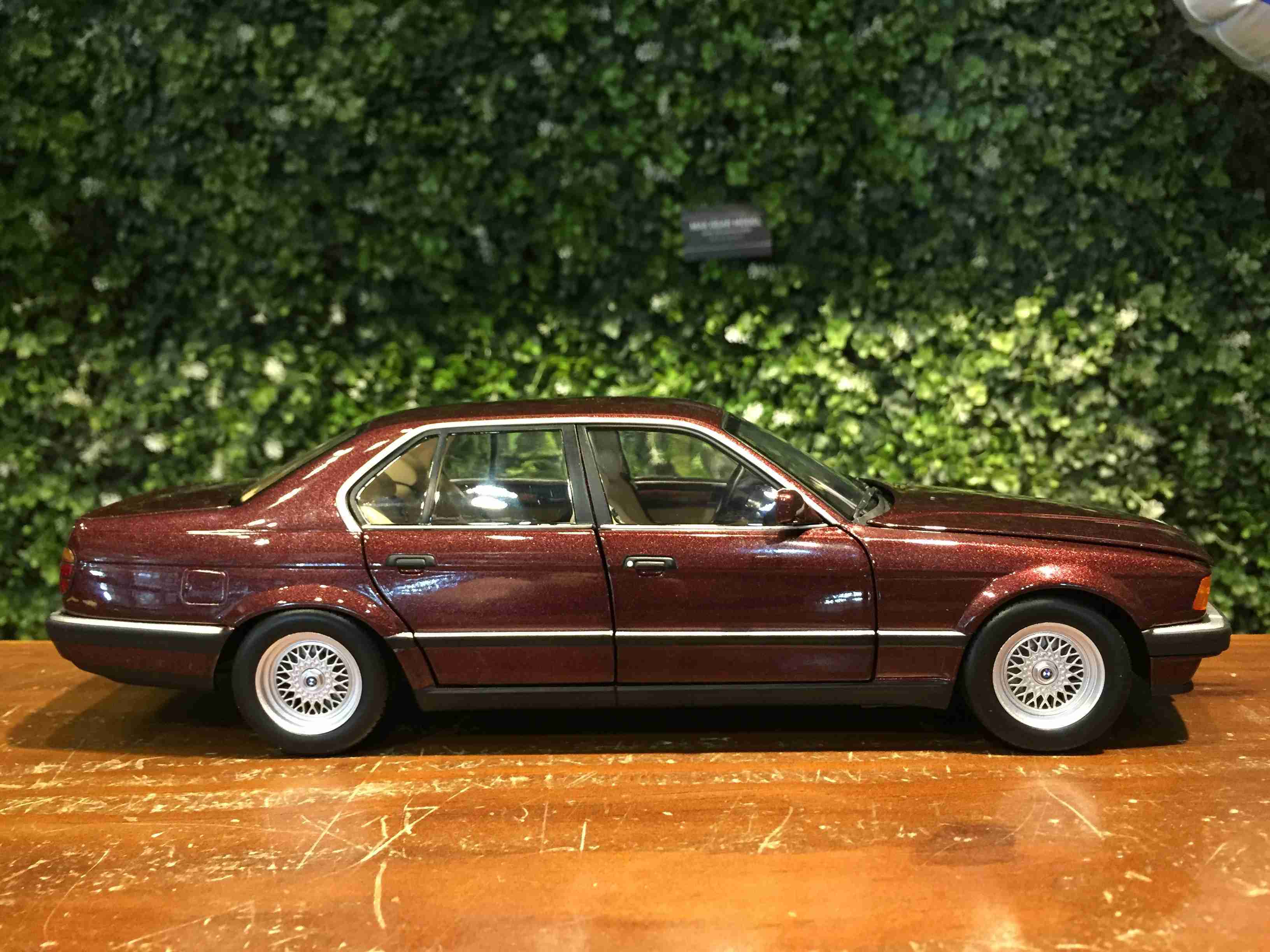 1/18 Minichamps BMW 730i (E32) 1986 Red 113023007【MGM】