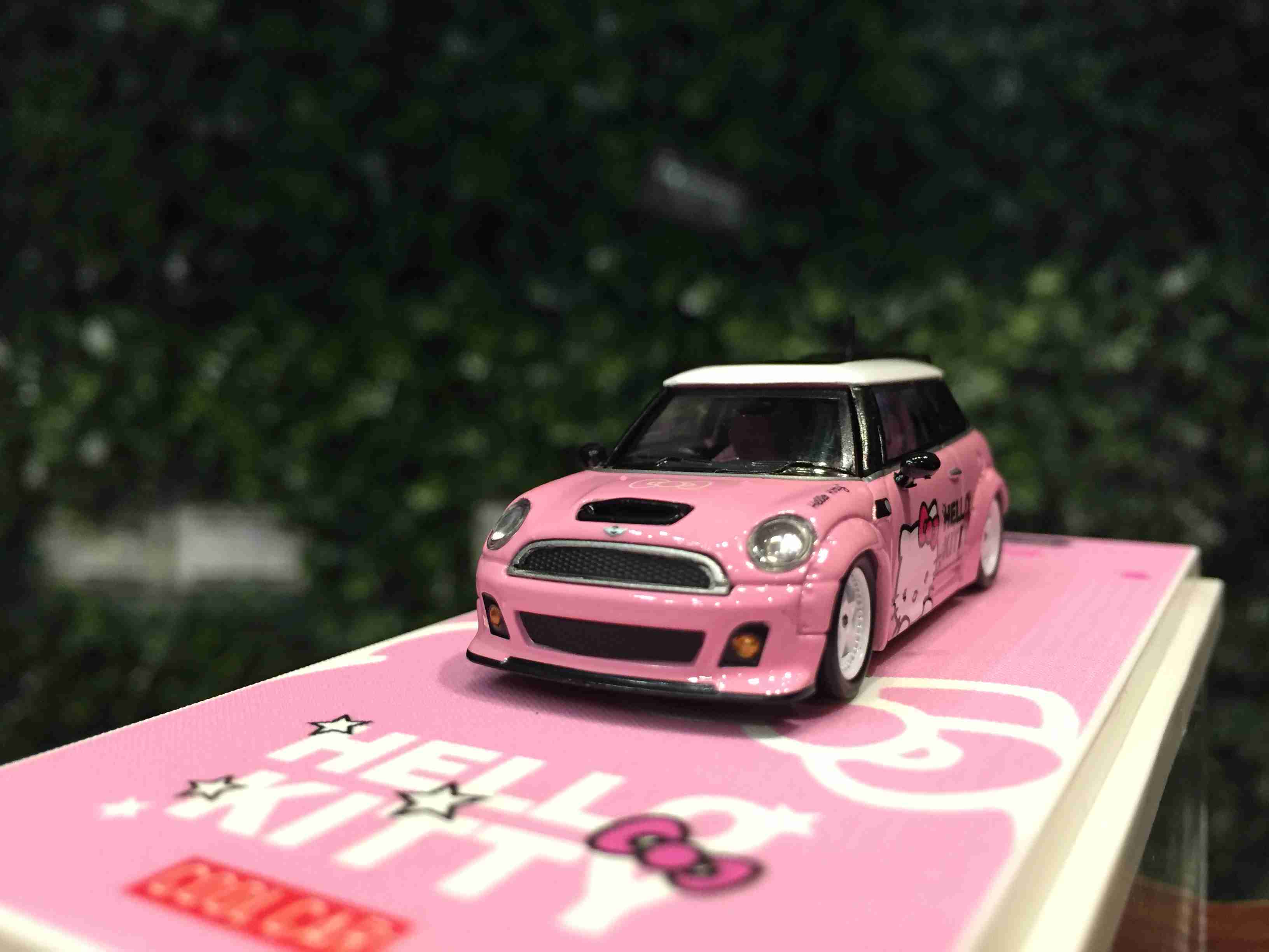 1/64 CoolCar Mini Cooper HelloKitty CC64635【MGM】