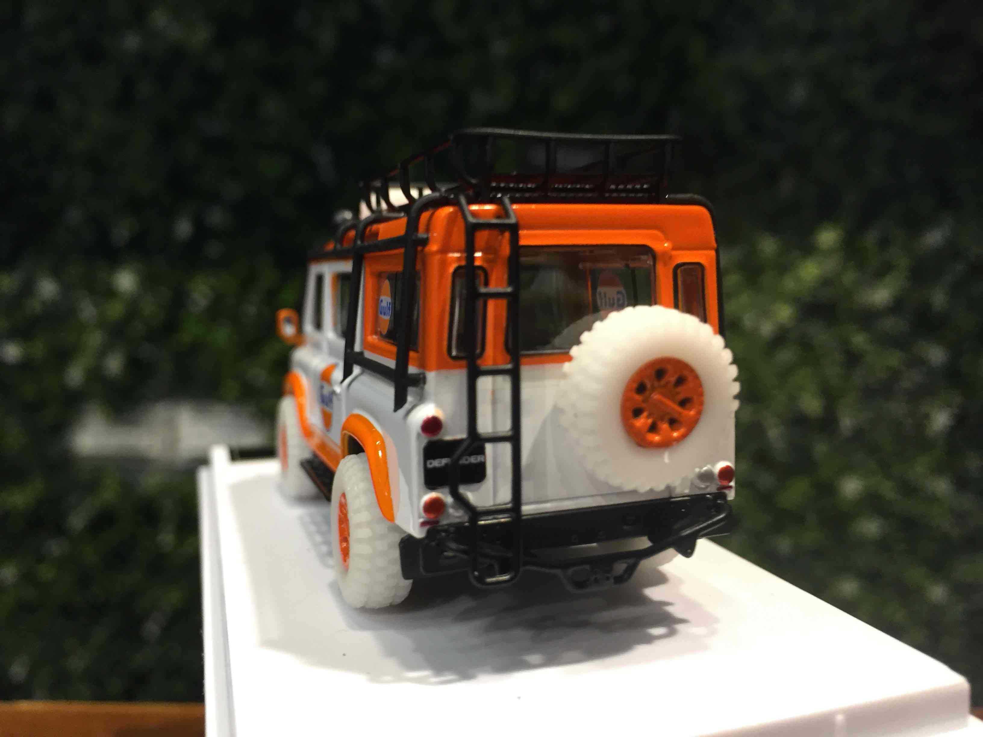 1/64 Master Land Rover Defender Van White Gulf【MGM】