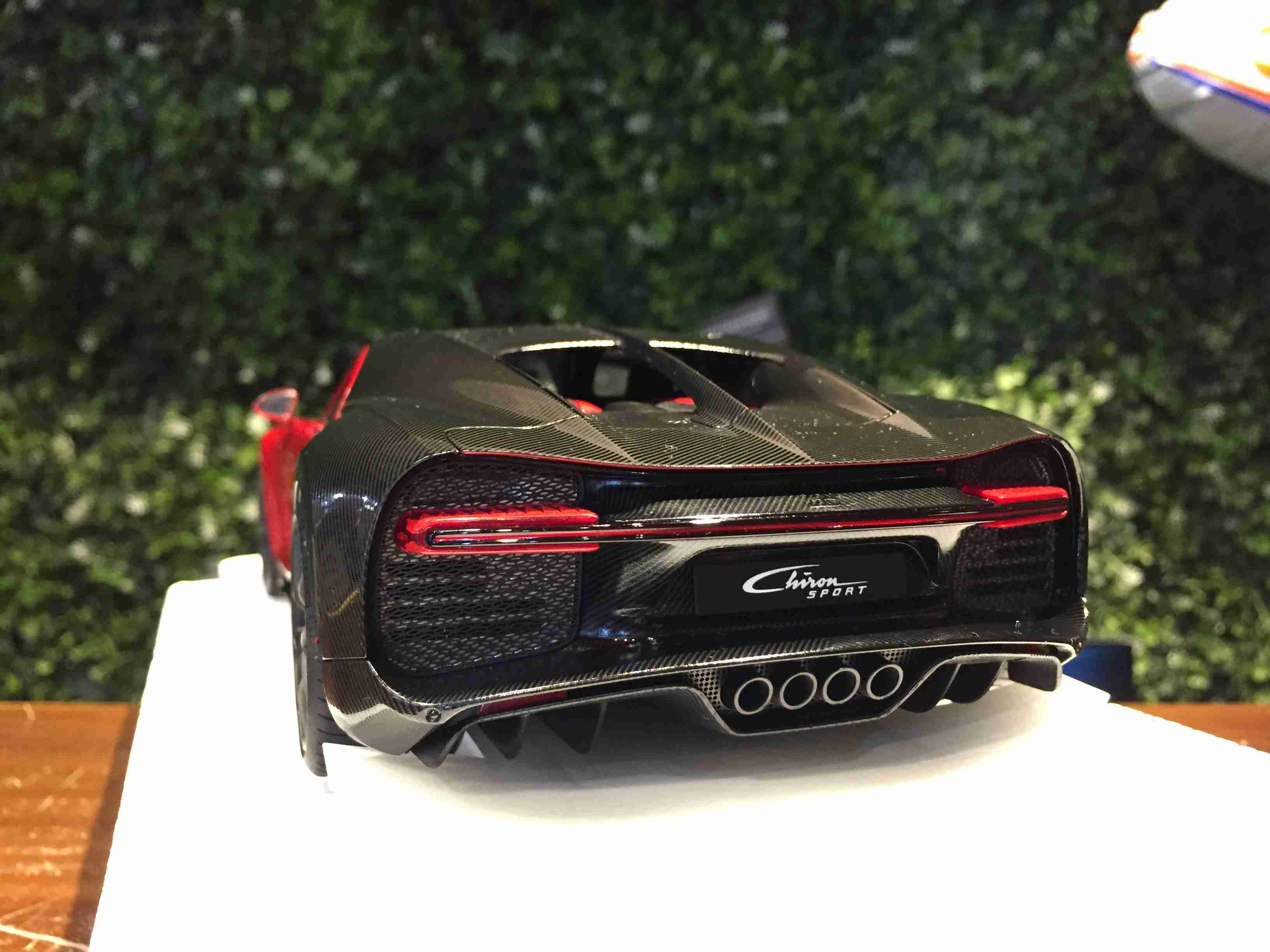 1/18 AUTOart Bugatti Chiron Sport 2019 Red/Carbon 70996【MGM】