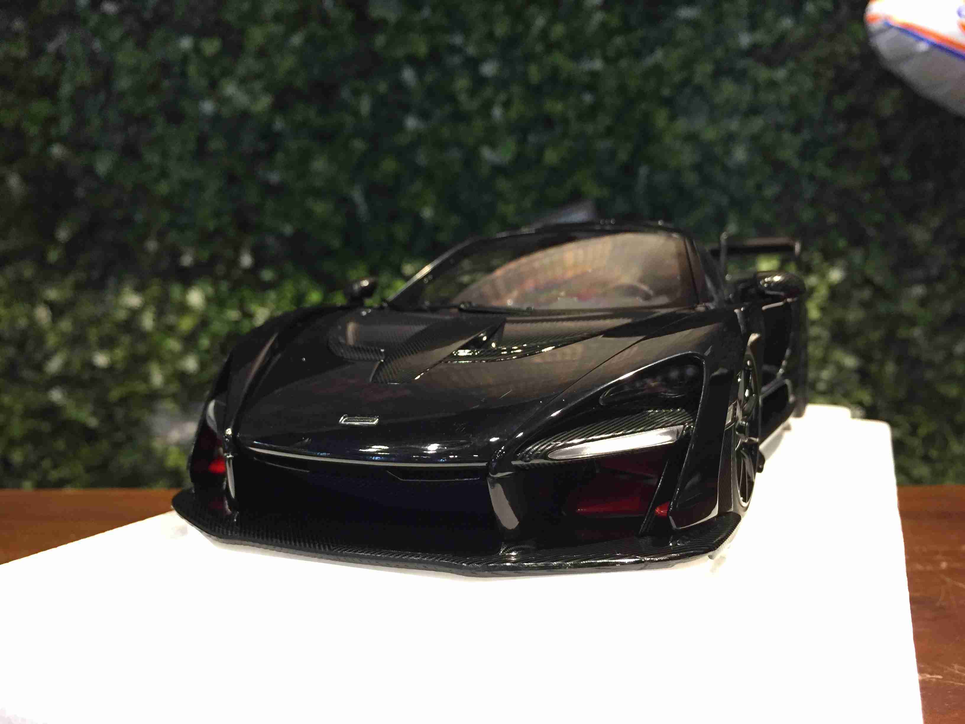 1/18 AUTOart McLaren Senna Black 76076【MGM】