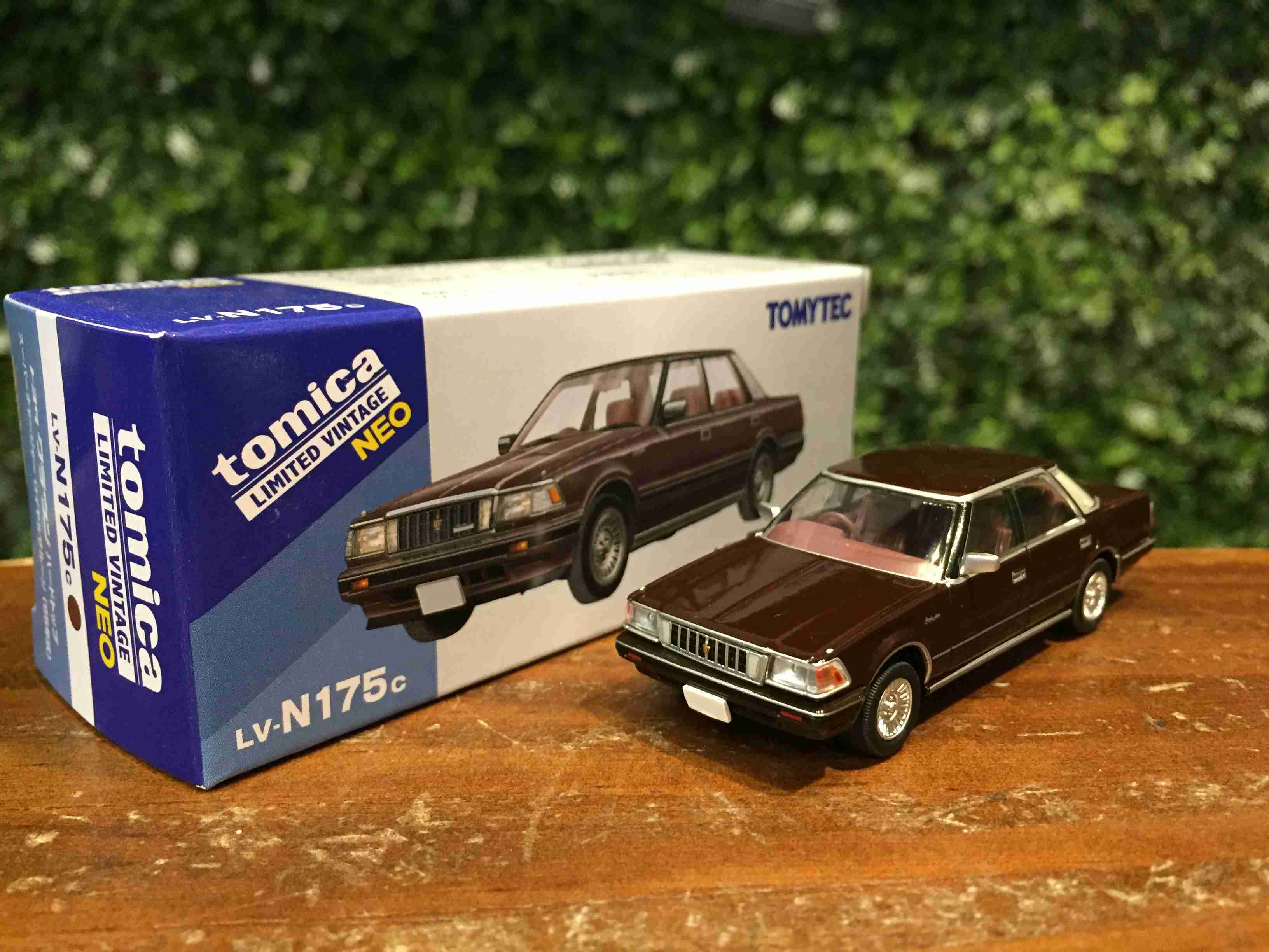 1/64 Tomica Toyota Crown Hardtop Super 1985 LV-N175c【MGM】 - Max