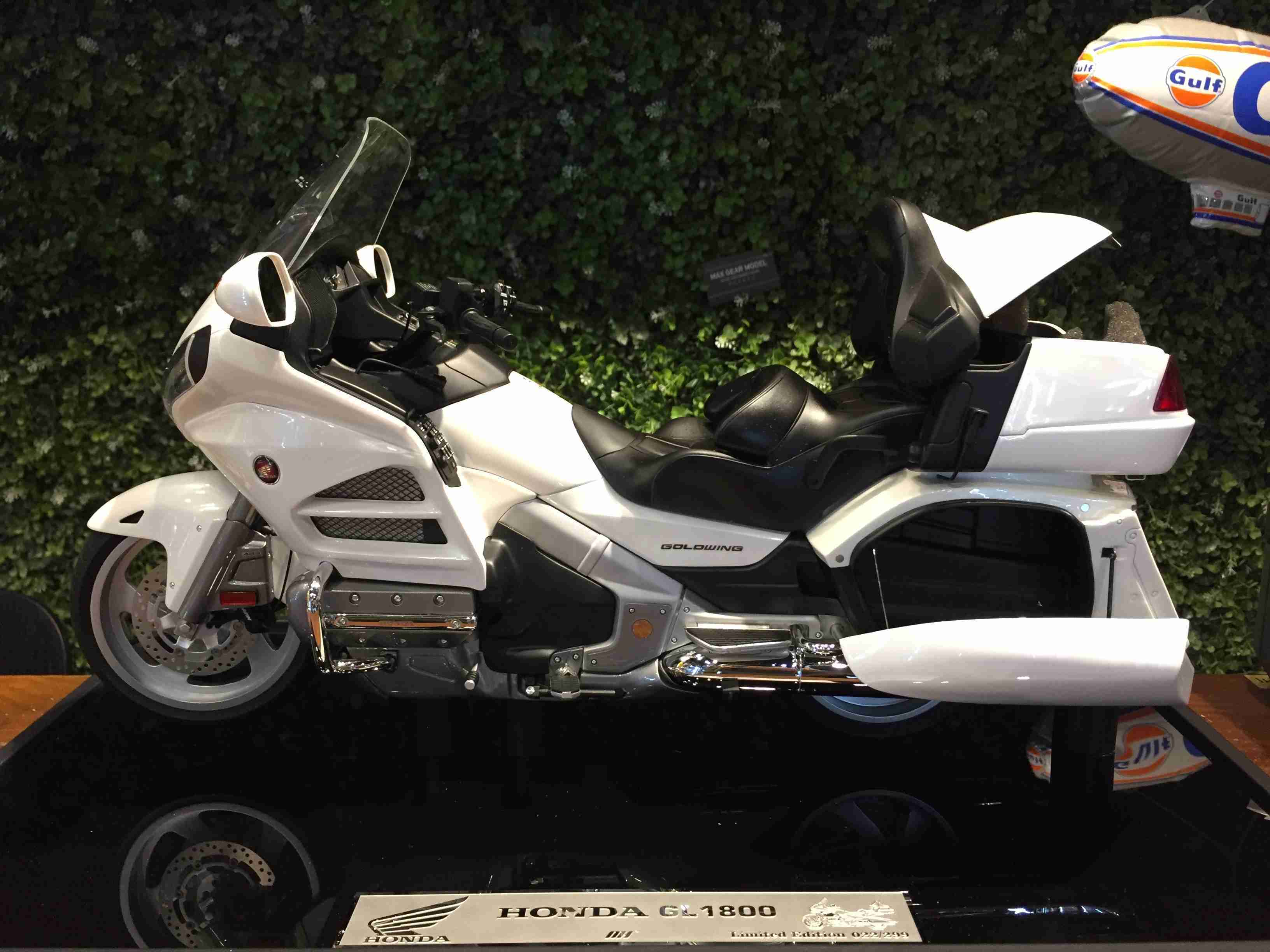 1/6 Motorhelix Honda GoldWing GL1800【MGM】