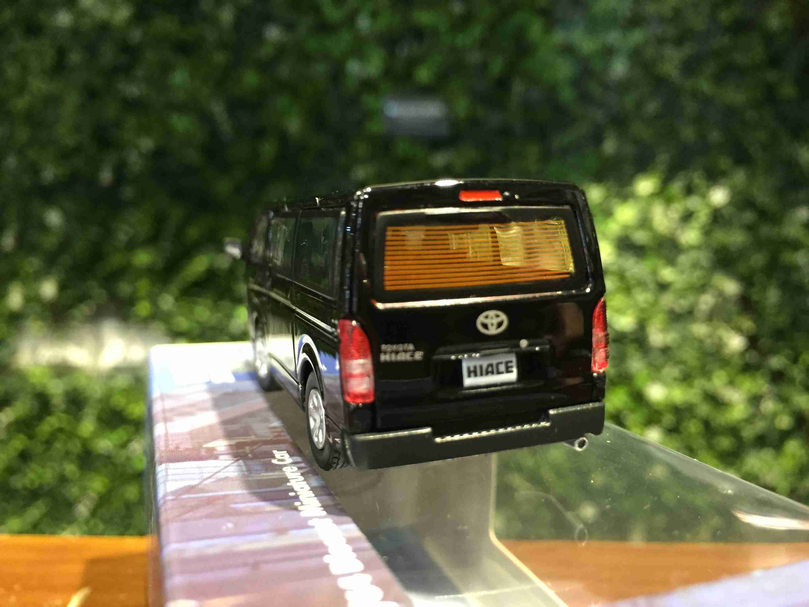 1/64 BM Creations Toyota Hiace 2016 Black 64B0145【MGM】