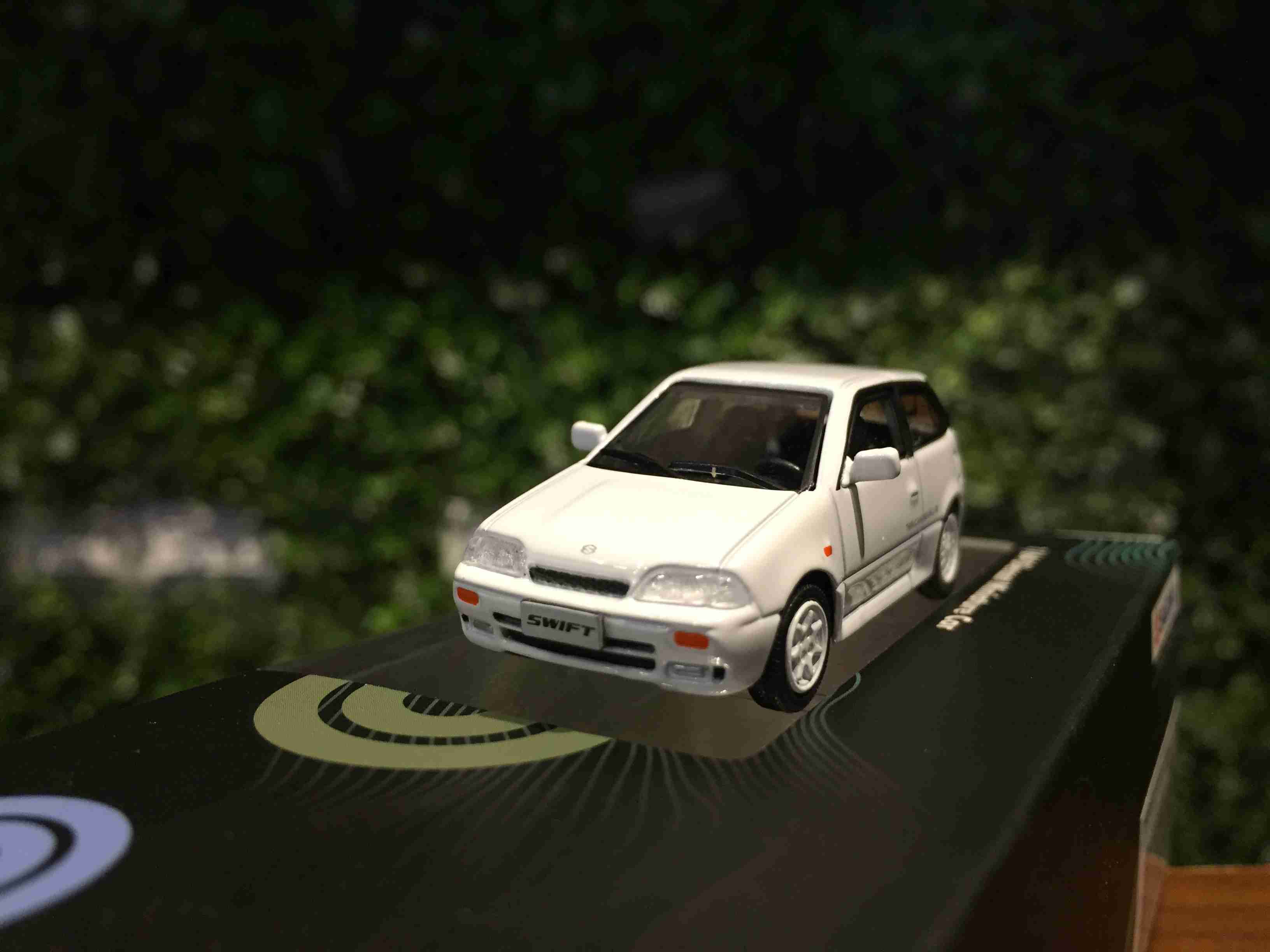 1/64 BM Creations Suzuki Swift 1989 White 64b0028【MGM】