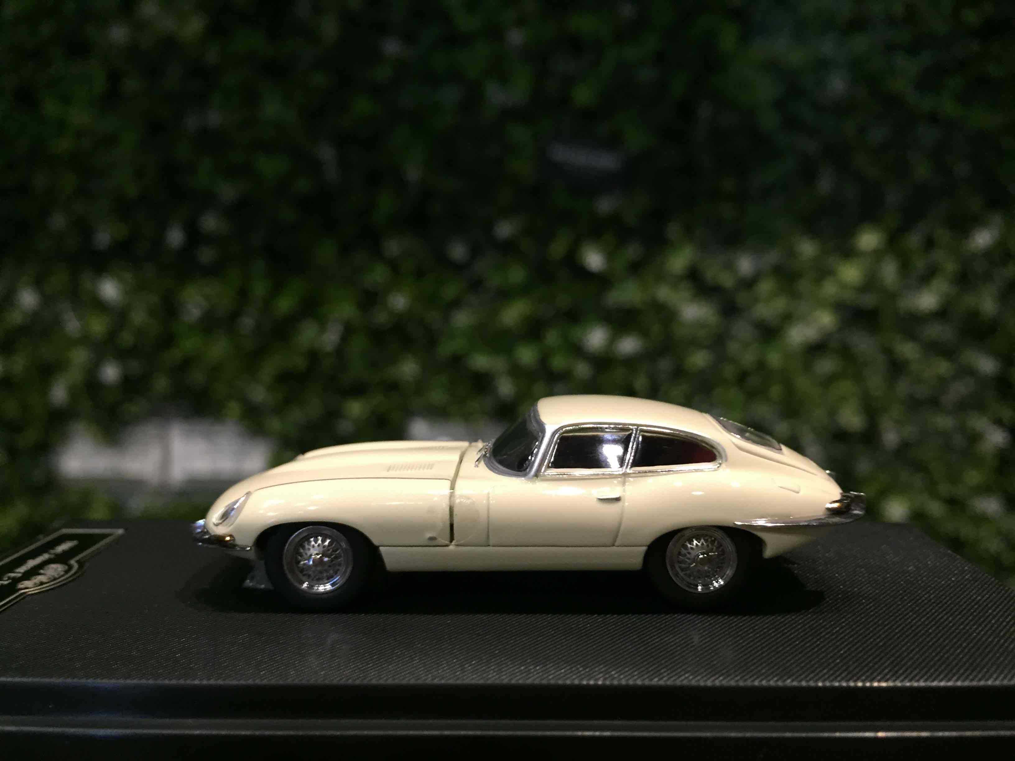1/64 GFCC Jaguar E-Type 1961 Coupe White【MGM】 - Max Gear Model